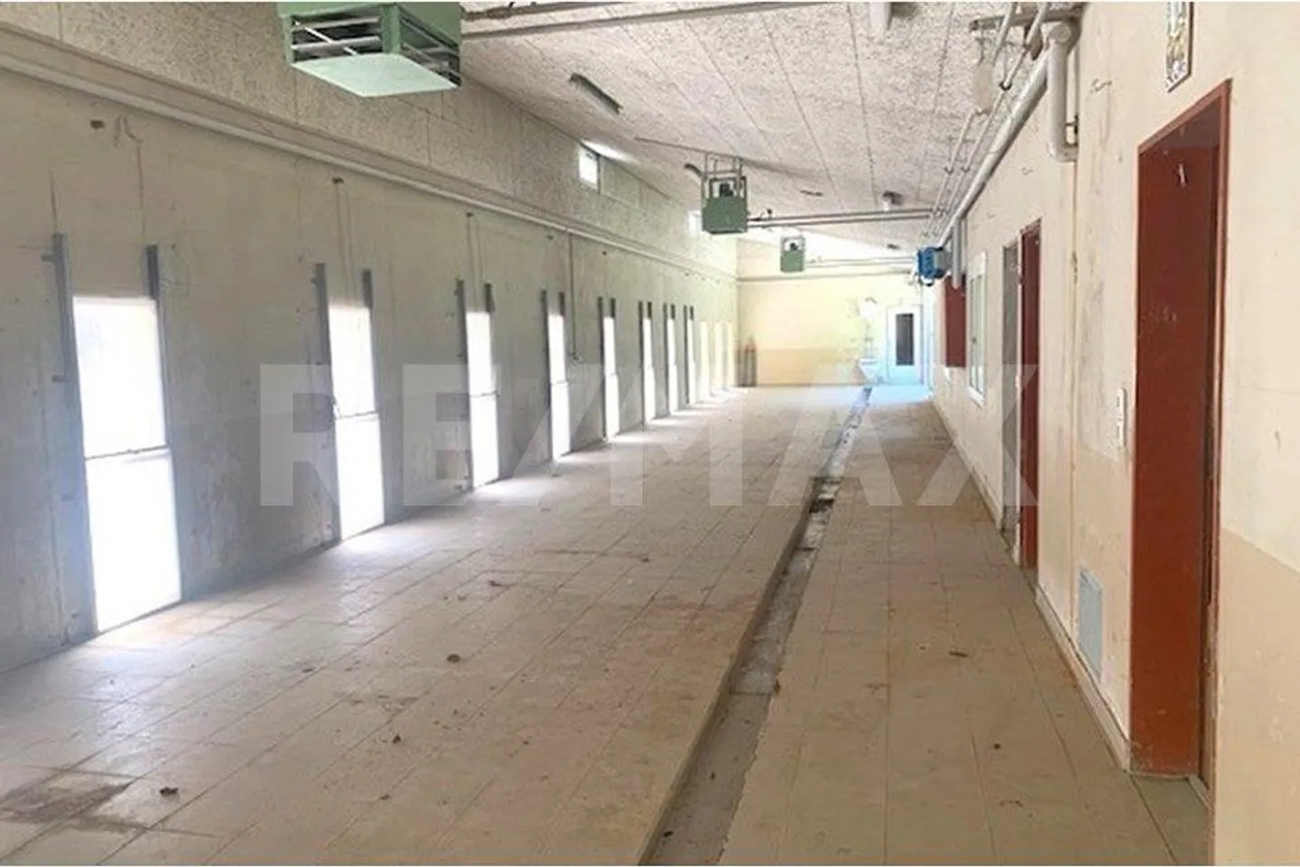 Natura pura! Casa a 3 famiglie, proprietà commerciale inclusa parcella forestale su 11.000 m2 - Foto 10 di 12