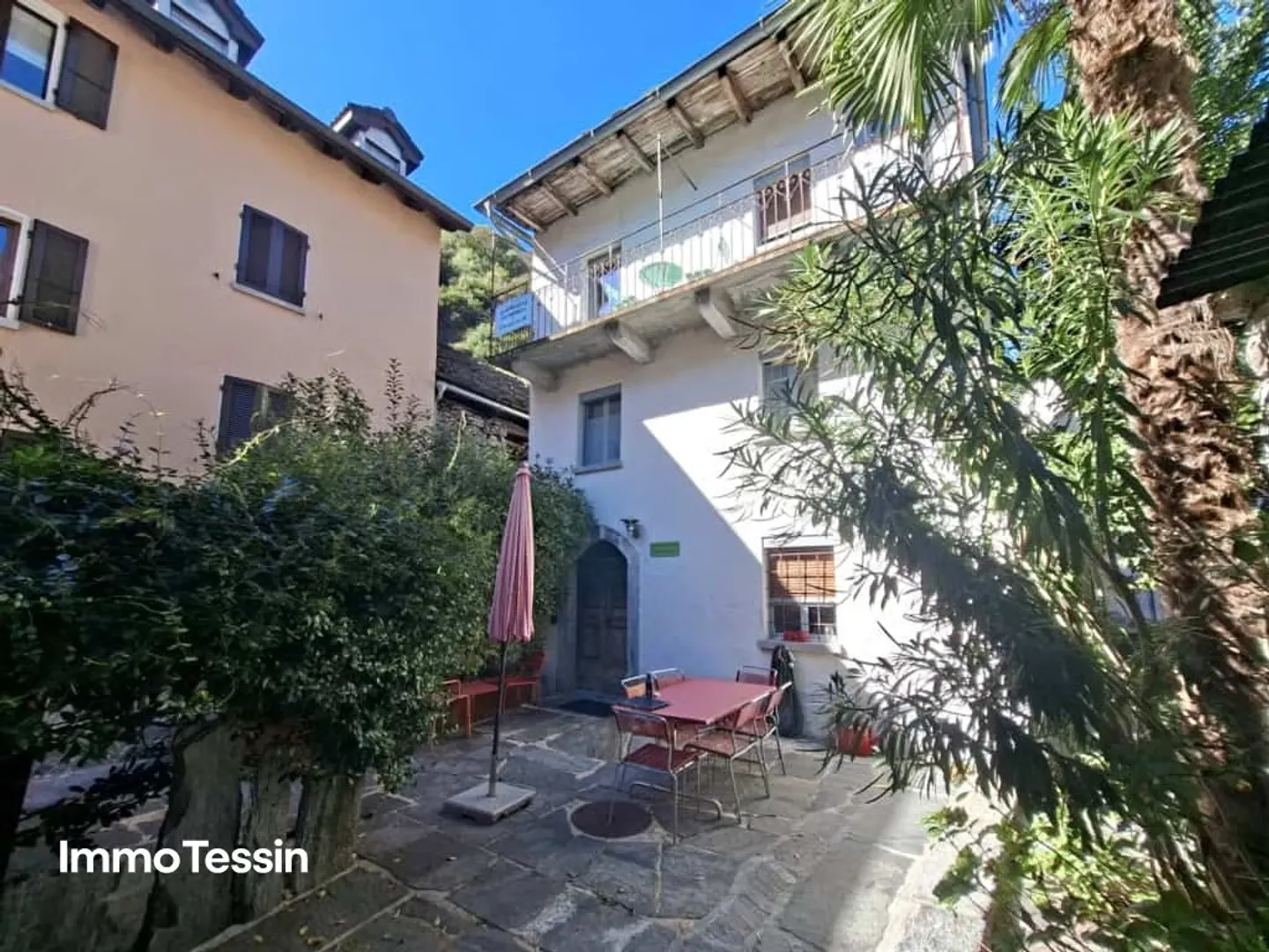 Historisches Patrizierhaus in Moghegno ? wo Tessiner Charme auf modernen Wohnkomfort trifft - Foto 1 von 13