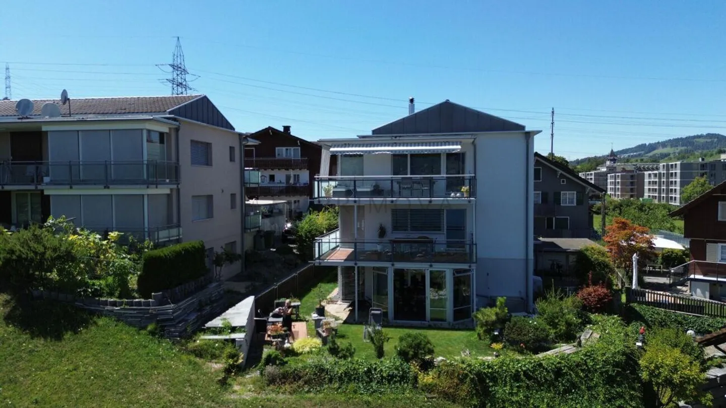 Charmante Gartenwohnung mit Aussicht - Foto 3 von 11