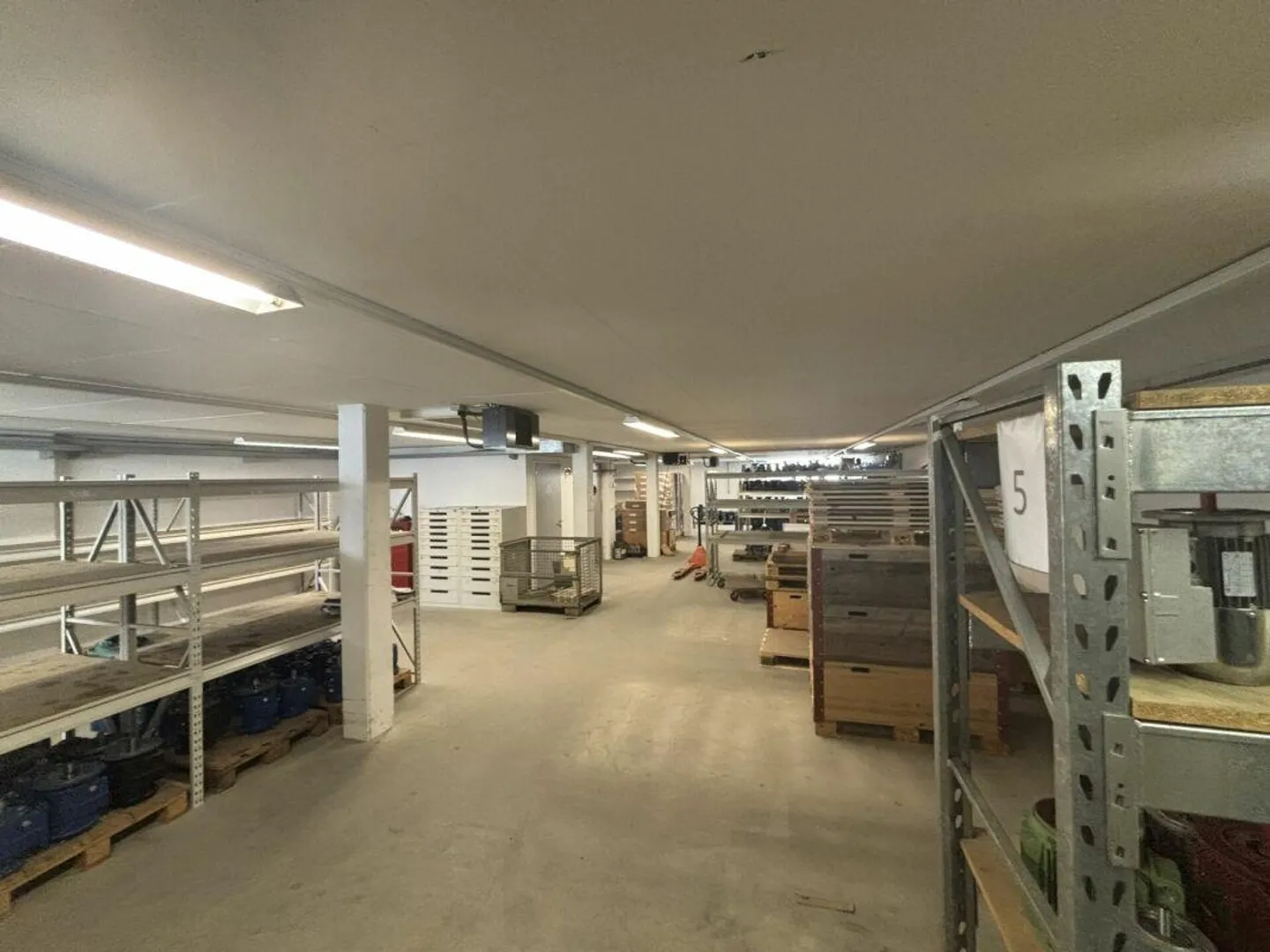 Lager, Logistik, Produktion & Büroräumlichkeiten - Foto 7 von 13