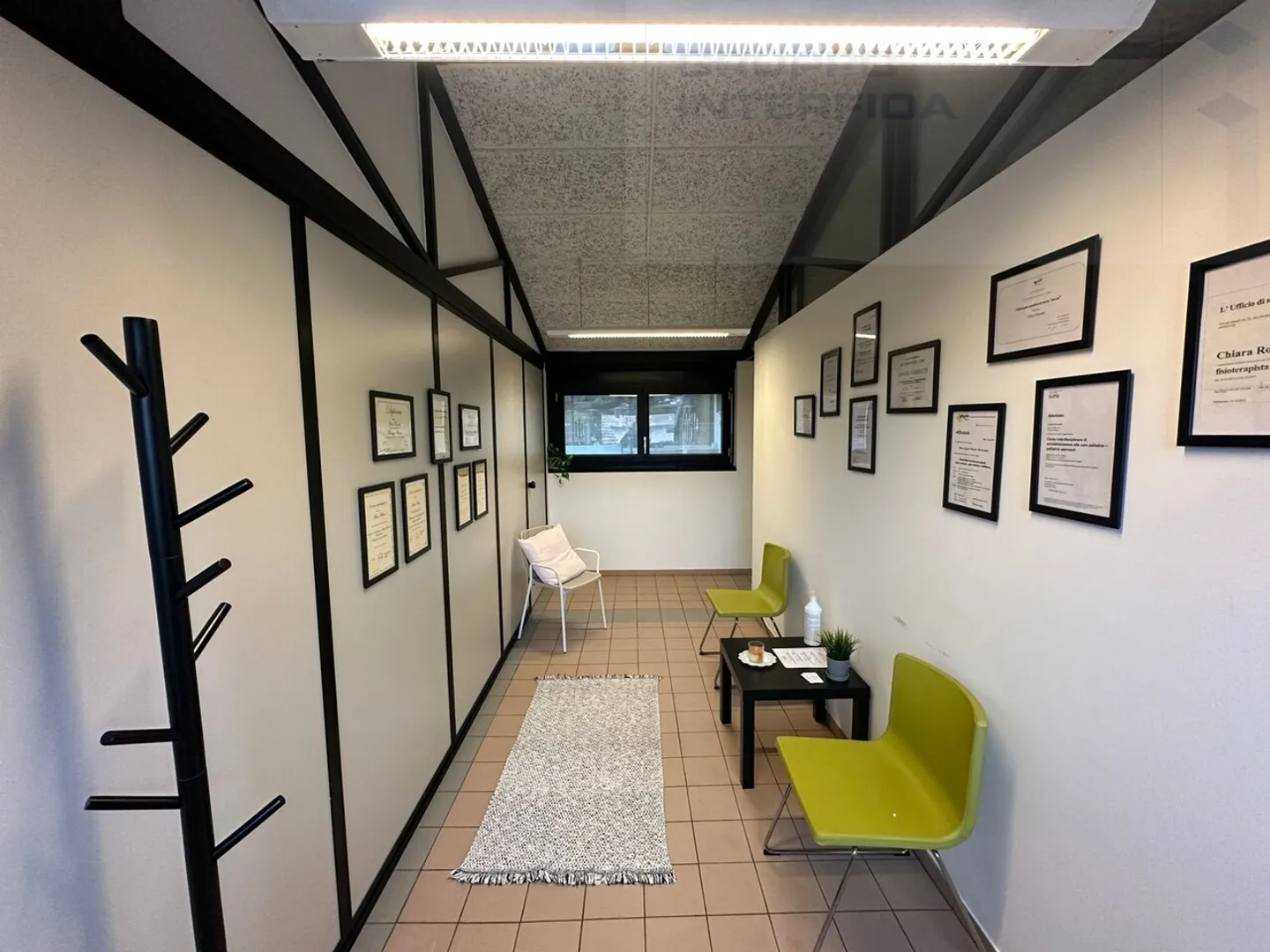 COMMERCIAL BUILDING FOR INCOME INVESTMENT - Photo 4 of 8