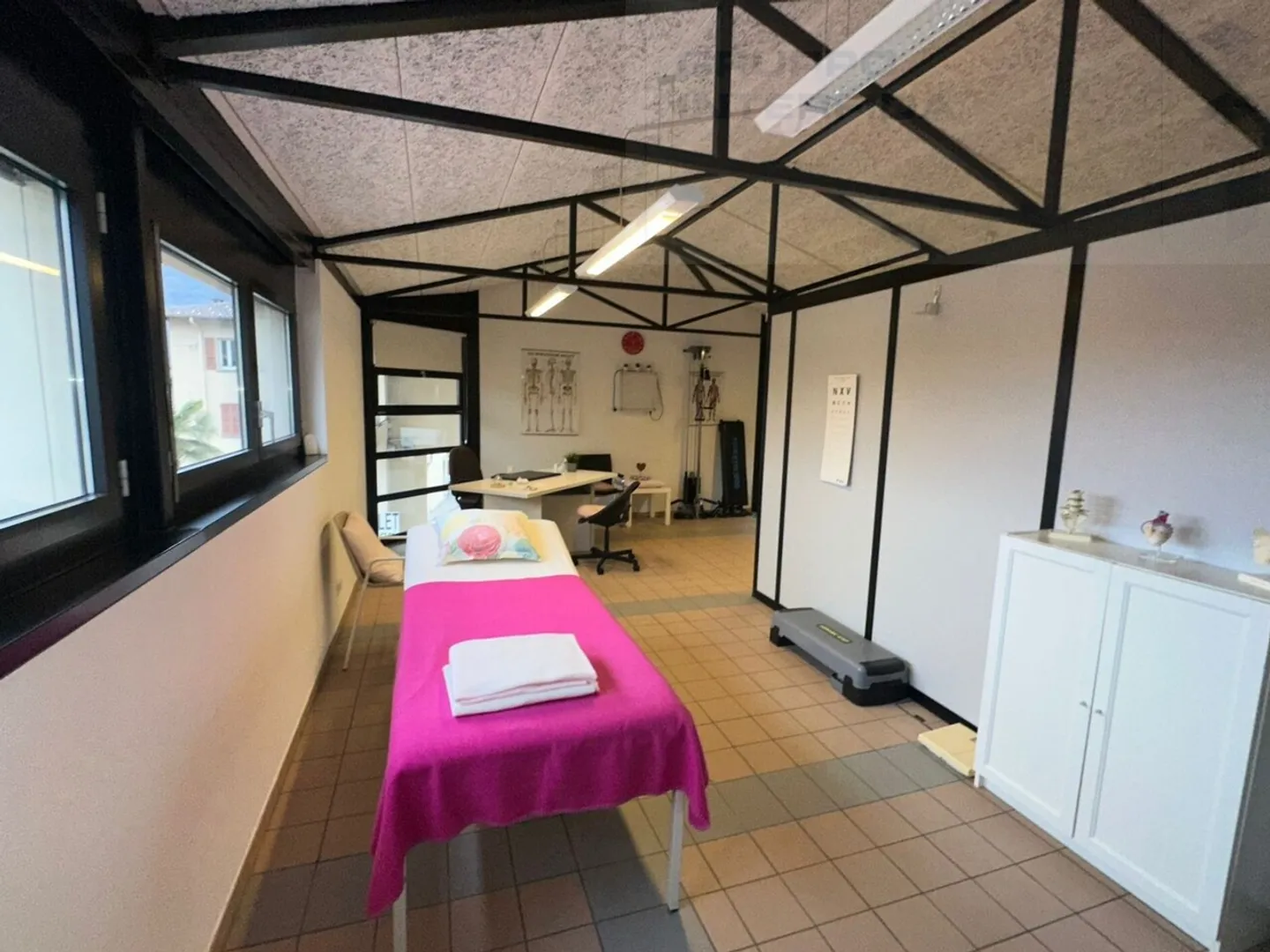 COMMERCIAL BUILDING FOR INCOME INVESTMENT - Photo 6 of 8