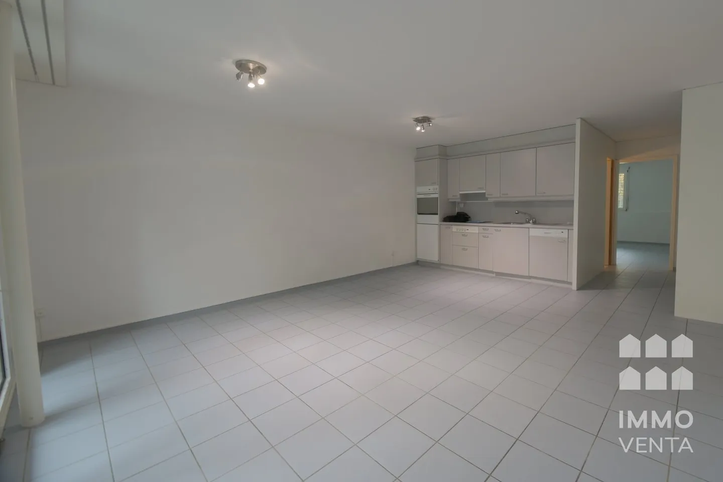 Bel appartement de 2,5 pièces avec jardin d'hiver - Photo 4 sur 6