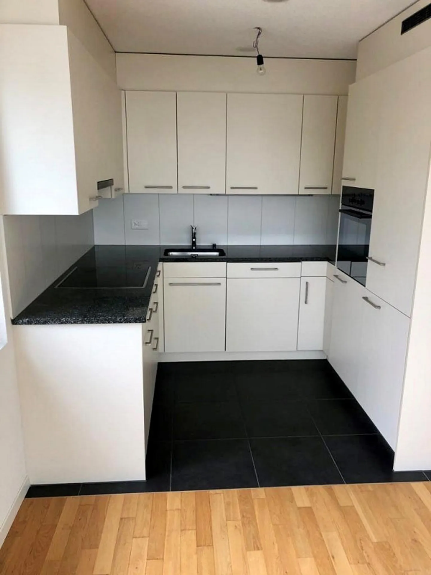 Appartamento accogliente di 4,5 stanze con balcone - Foto 2 di 10