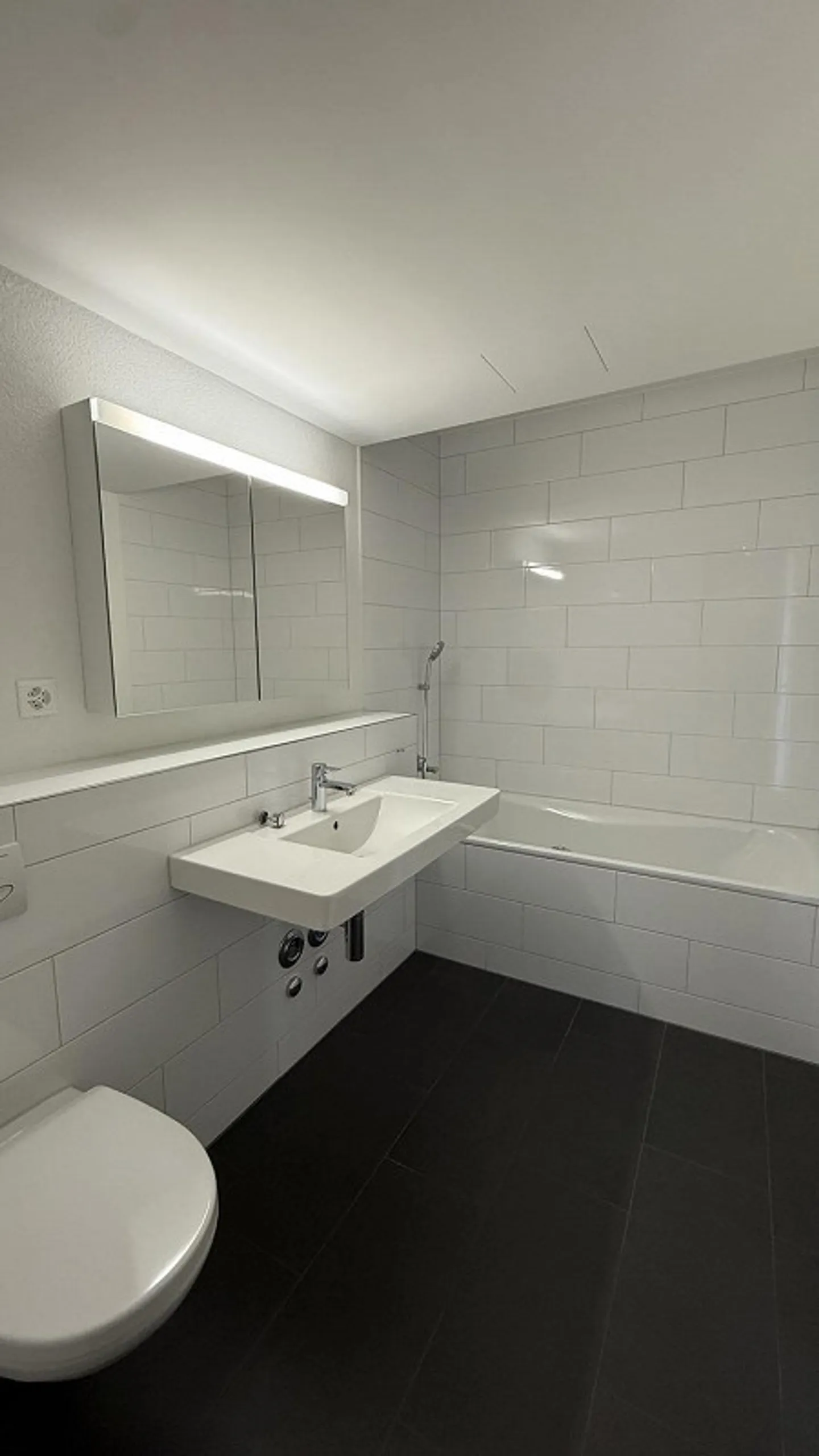 Charmante Dachgeschosswohnung in Aeschi - Foto 7 von 13