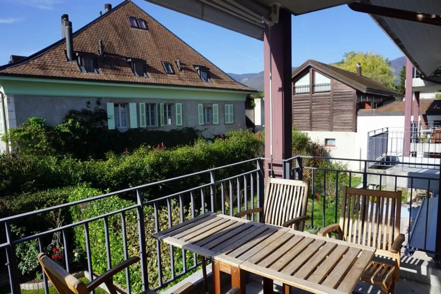 Magnificent 5.5 room apartment in a small residence in Crassier - Photo 1 of 11