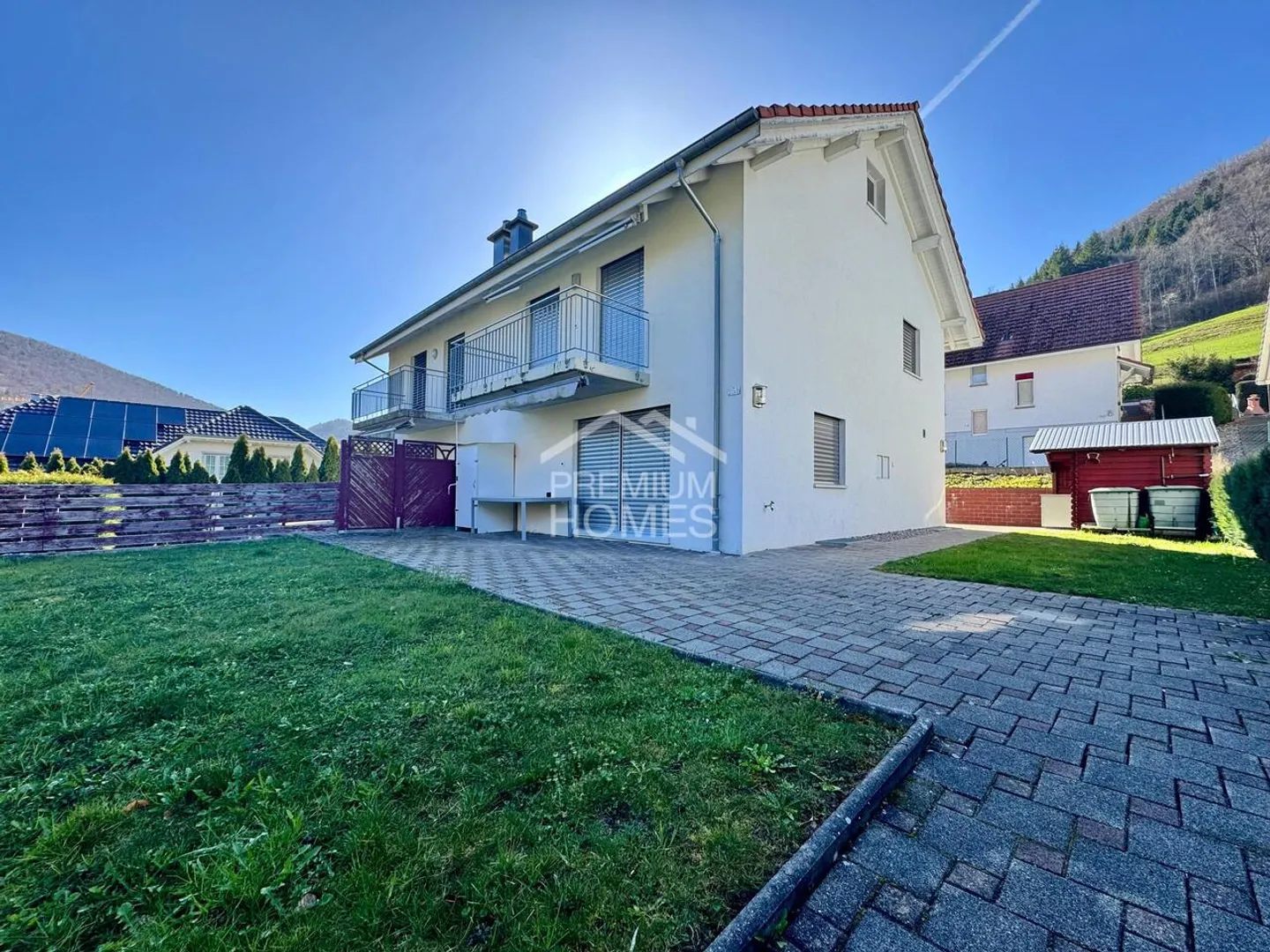 Charmantes Familienhaus mit Garten - Foto 2 von 9