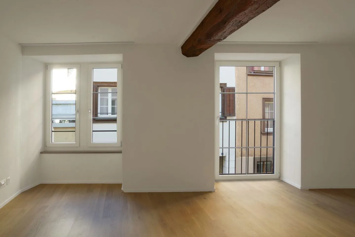 Extraordinary Old Town Apartment with Terrace - Photo 4 of 6