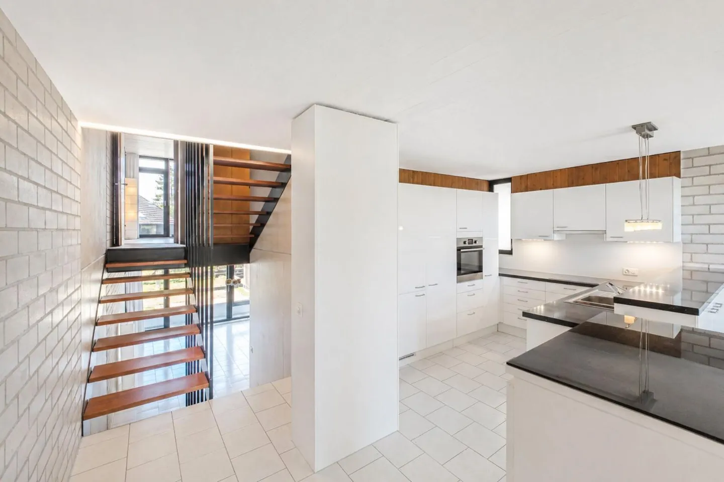 Terraced House 5.5 Rooms - Photo 1 of 13