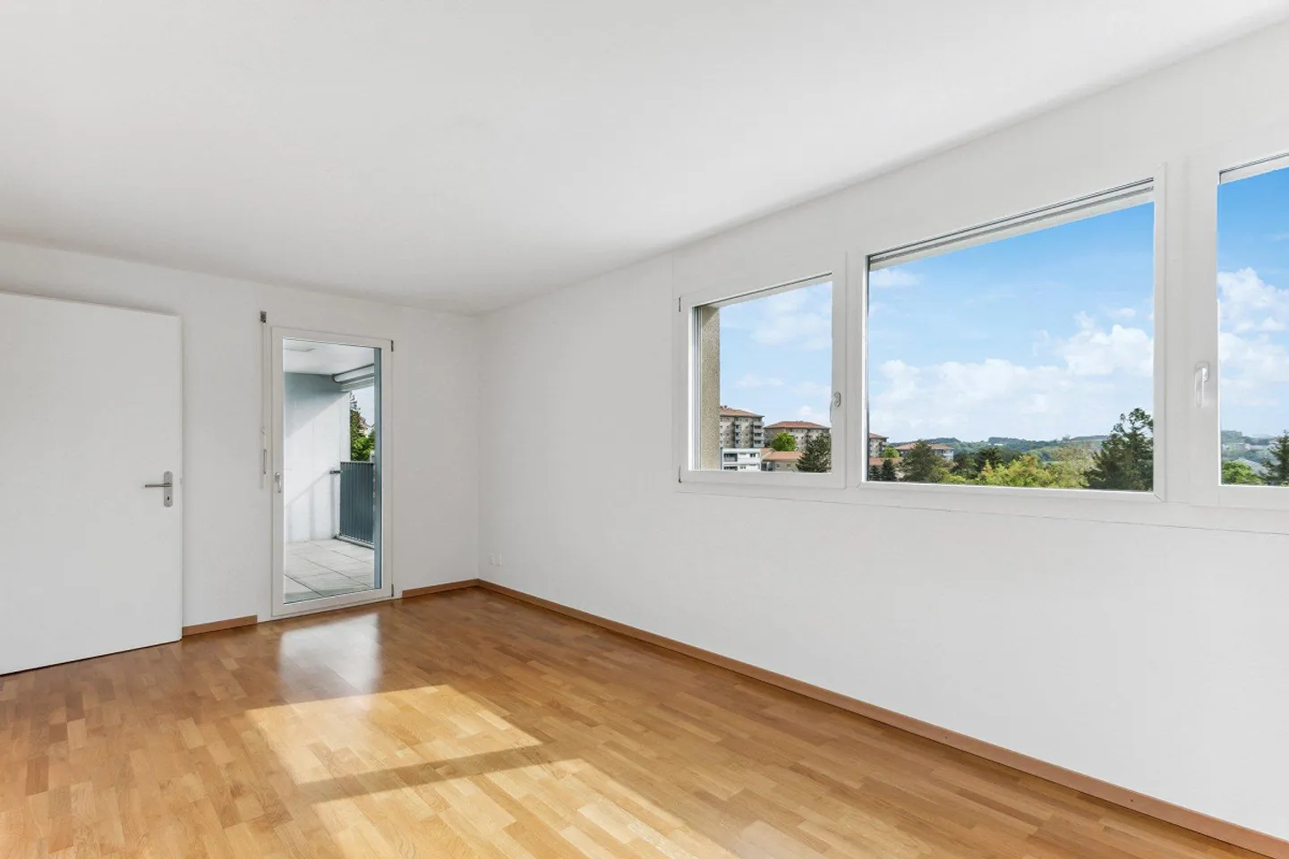 Appartement Moderne Proche Commodités - Photo 6 sur 9