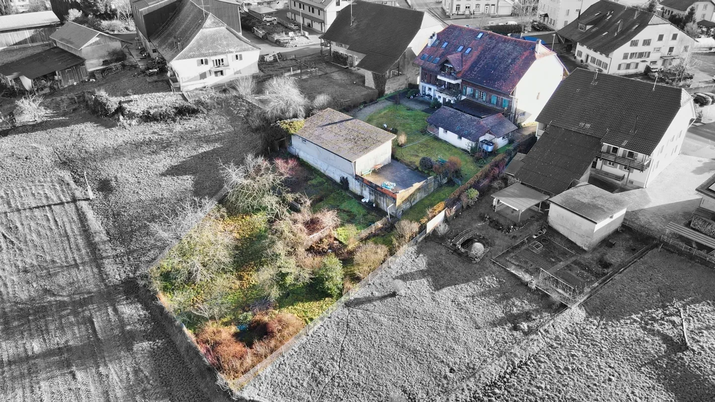 Für Entwickler: Mietgebäude + Grundstück in Montagny / FR - Foto 4 von 18