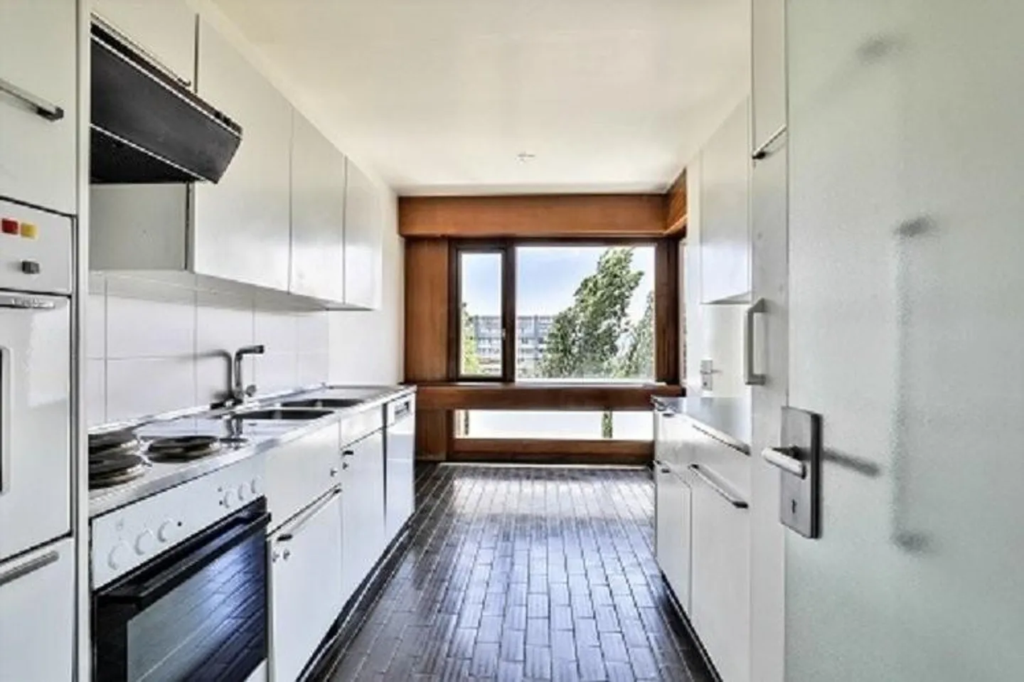 Spacious Apartment in the Tourelle Complex - Photo 2 of 9