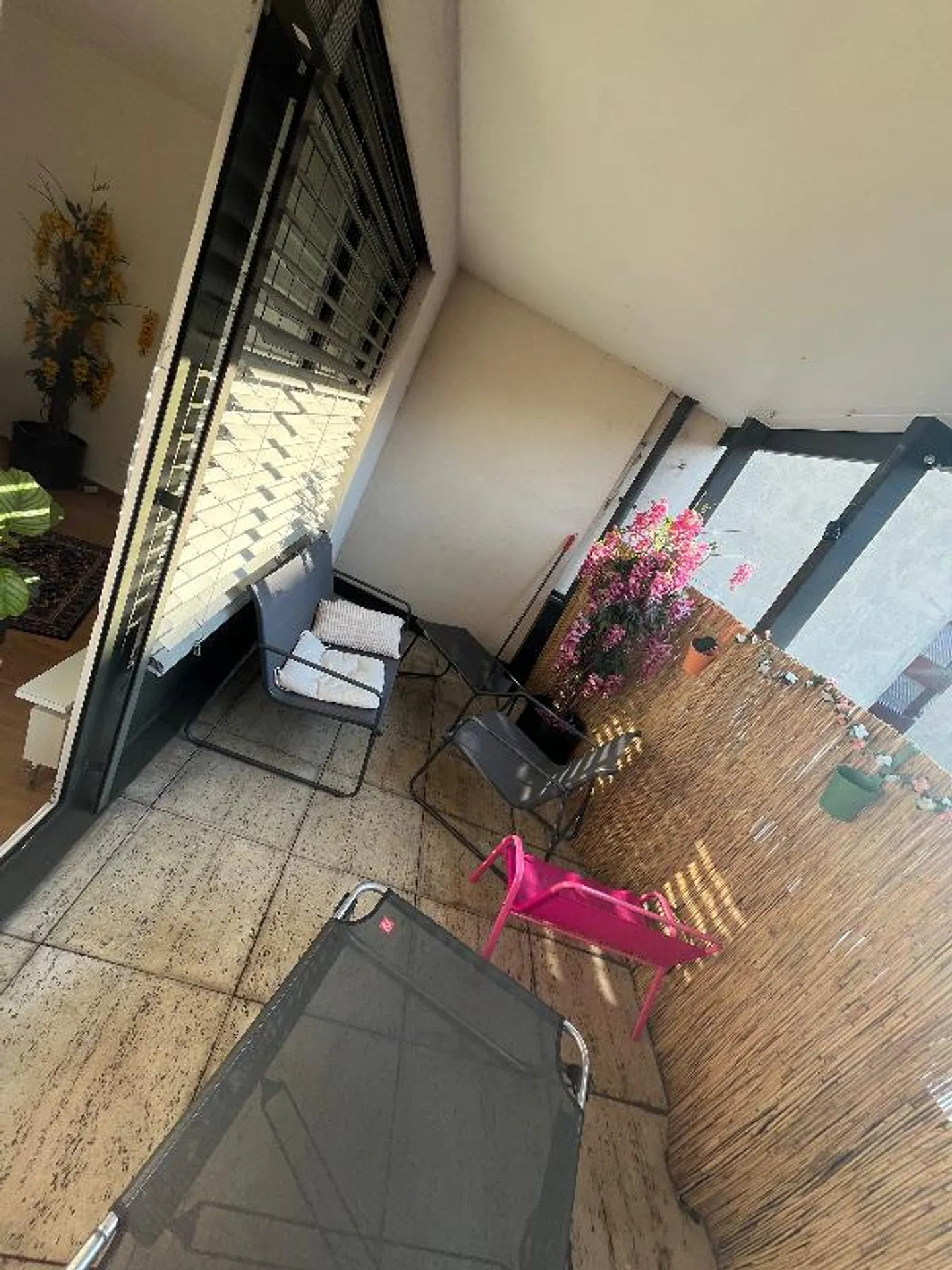 Appartamento affascinante di 2.5 stanze con 2 balconi a Basilea Steinenvorstadt - Foto 3 di 4