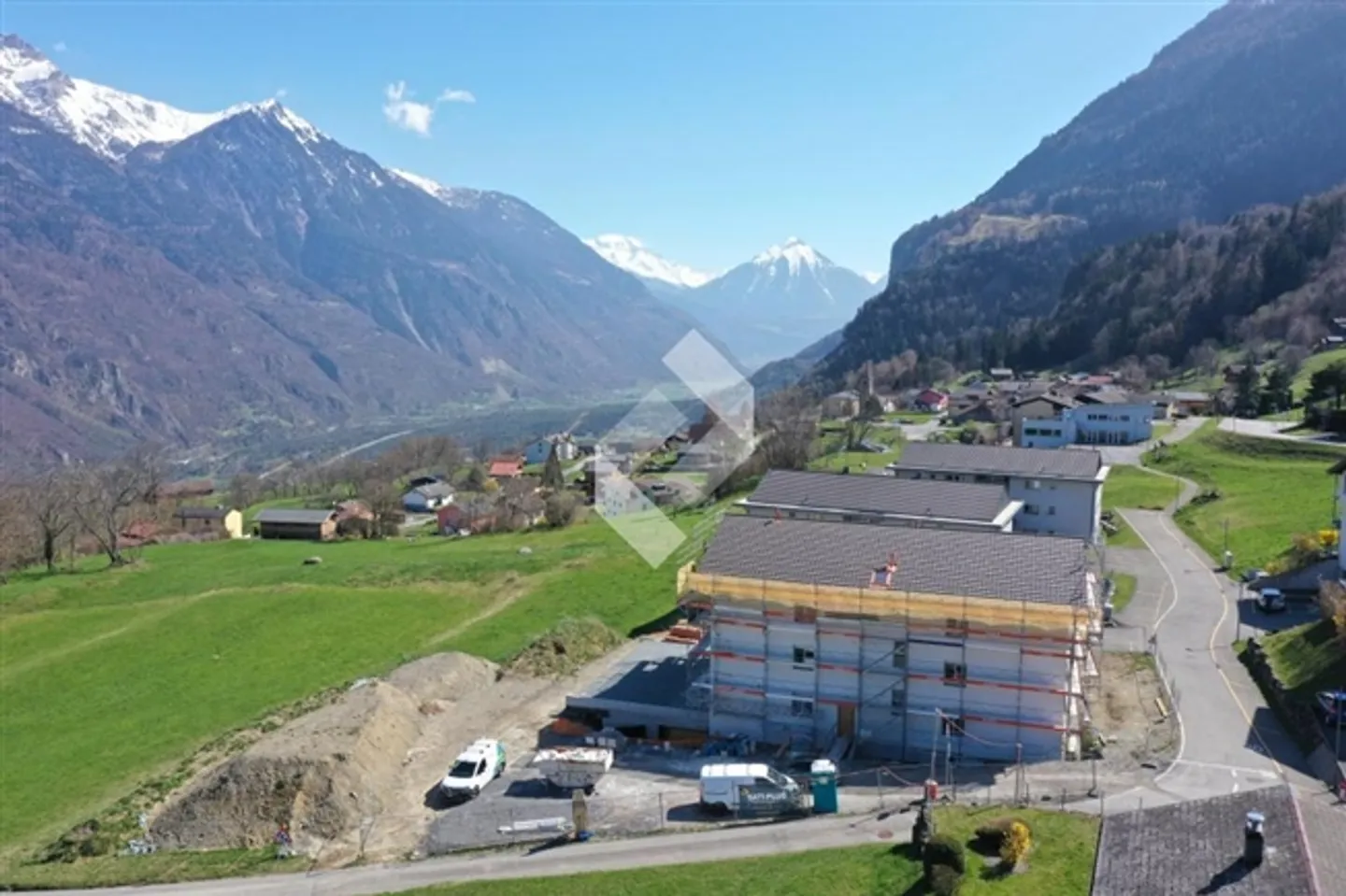 «Süd-Ost-Ausrichtung und Panoramablick im 1. OG» - Foto 1 von 7