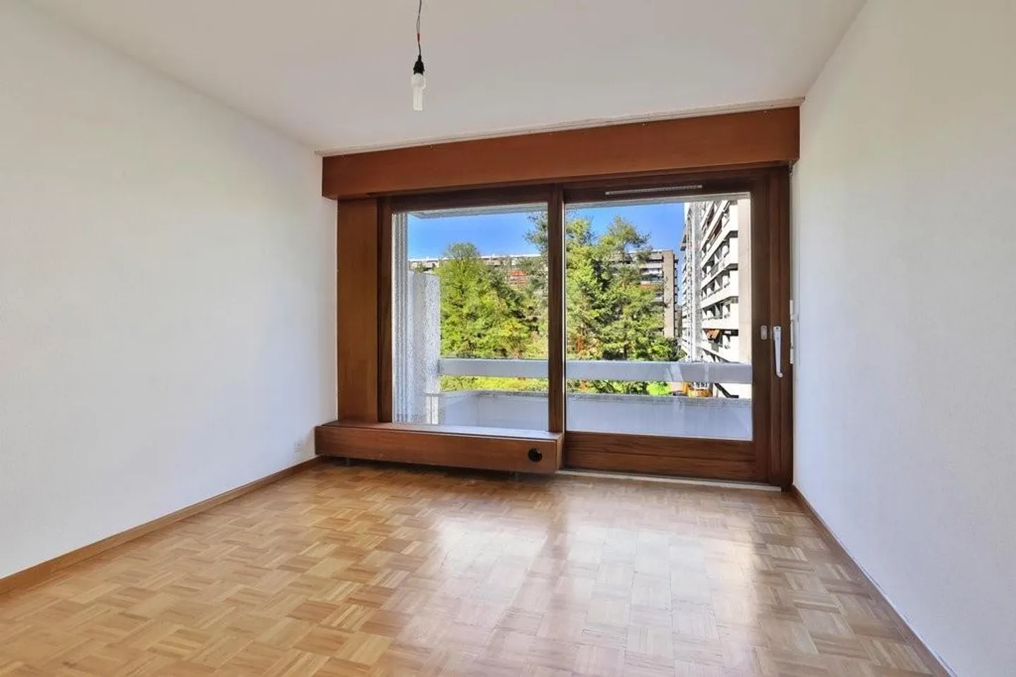 Spacious Apartment in the Tourelle Complex - Photo 6 of 9