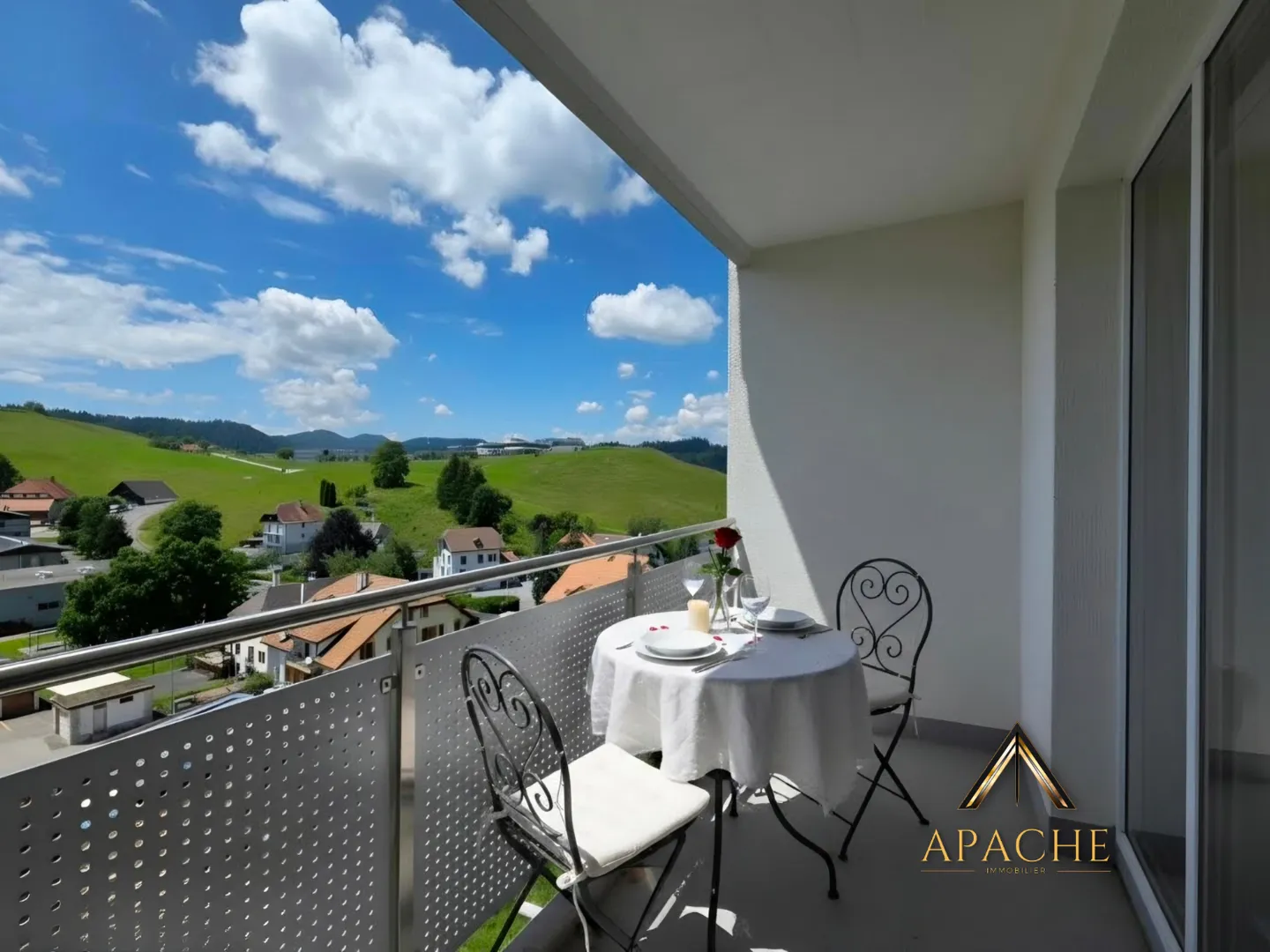 Appartement Charmant avec Balcon - Photo 2 sur 7