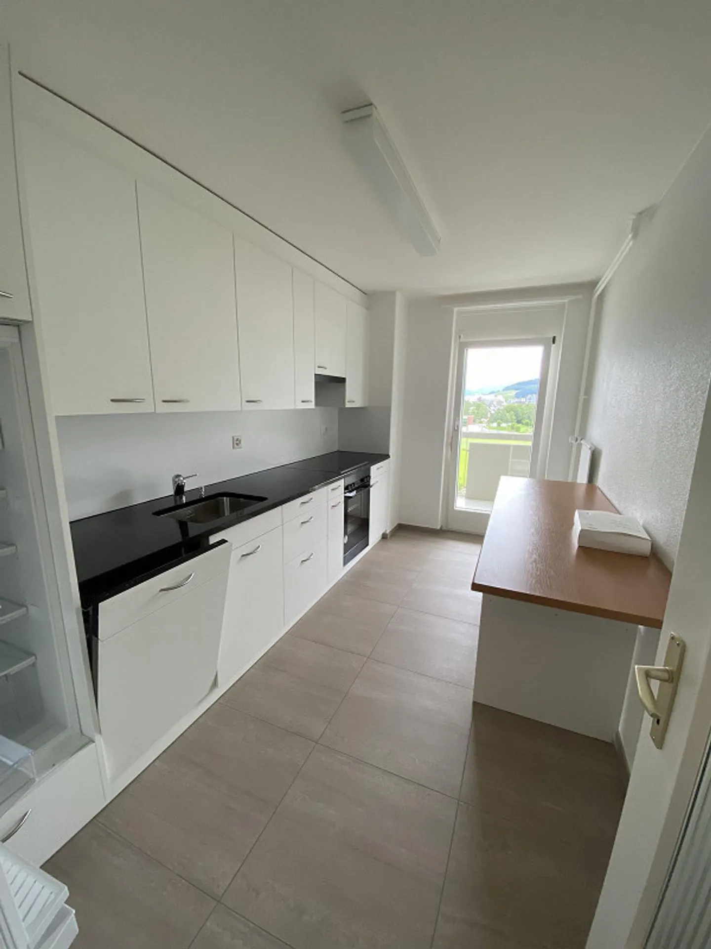 Appartement confortable de 3,5 pièces avec une belle vue - Photo 5 sur 23