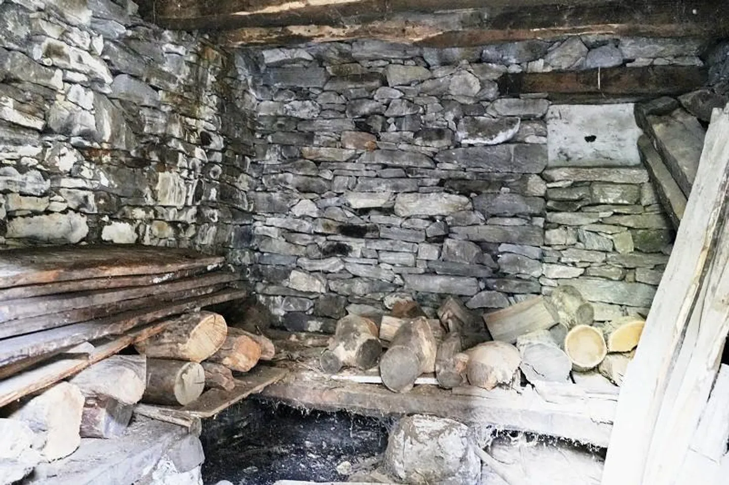 Charmantes Renovierungsprojekt in Vogorno - Foto 7 von 7