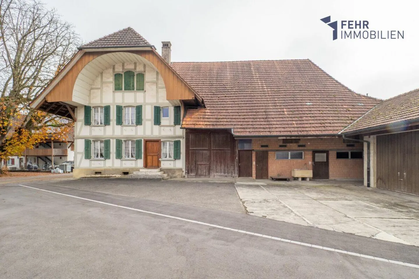 Fehr Immobilien - Bauernhaus mit Ausbaupotential - Foto 2 von 15