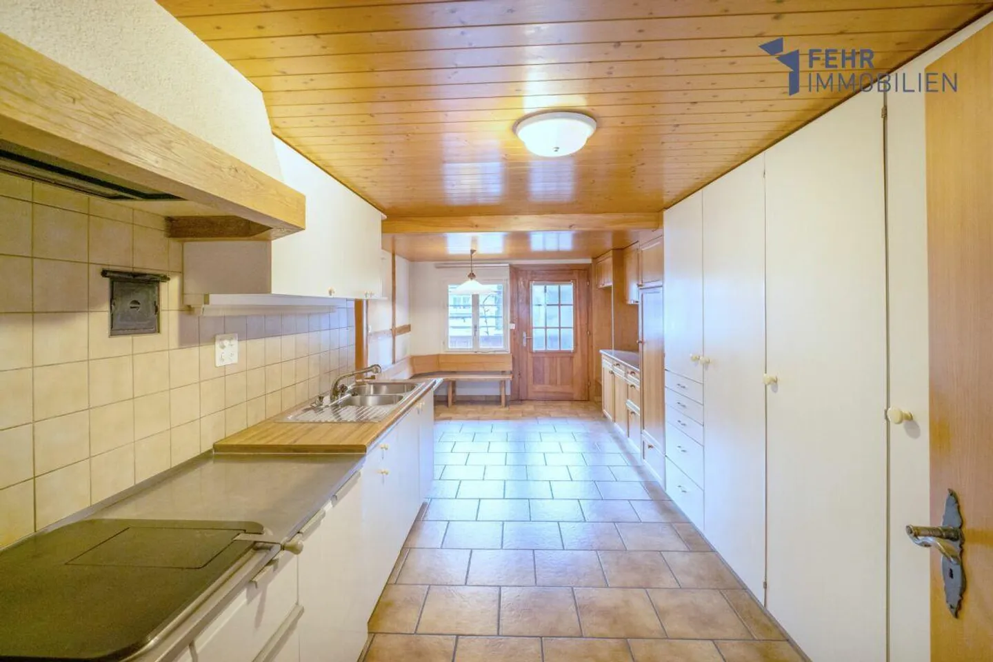 Fehr Immobilien - Bauernhaus mit Ausbaupotential - Foto 8 von 15