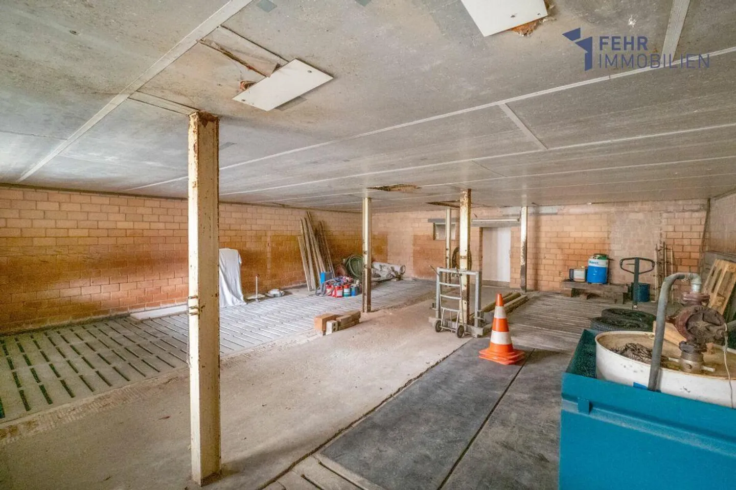 Fehr Immobilien - Bauernhaus mit Ausbaupotential - Foto 13 von 15