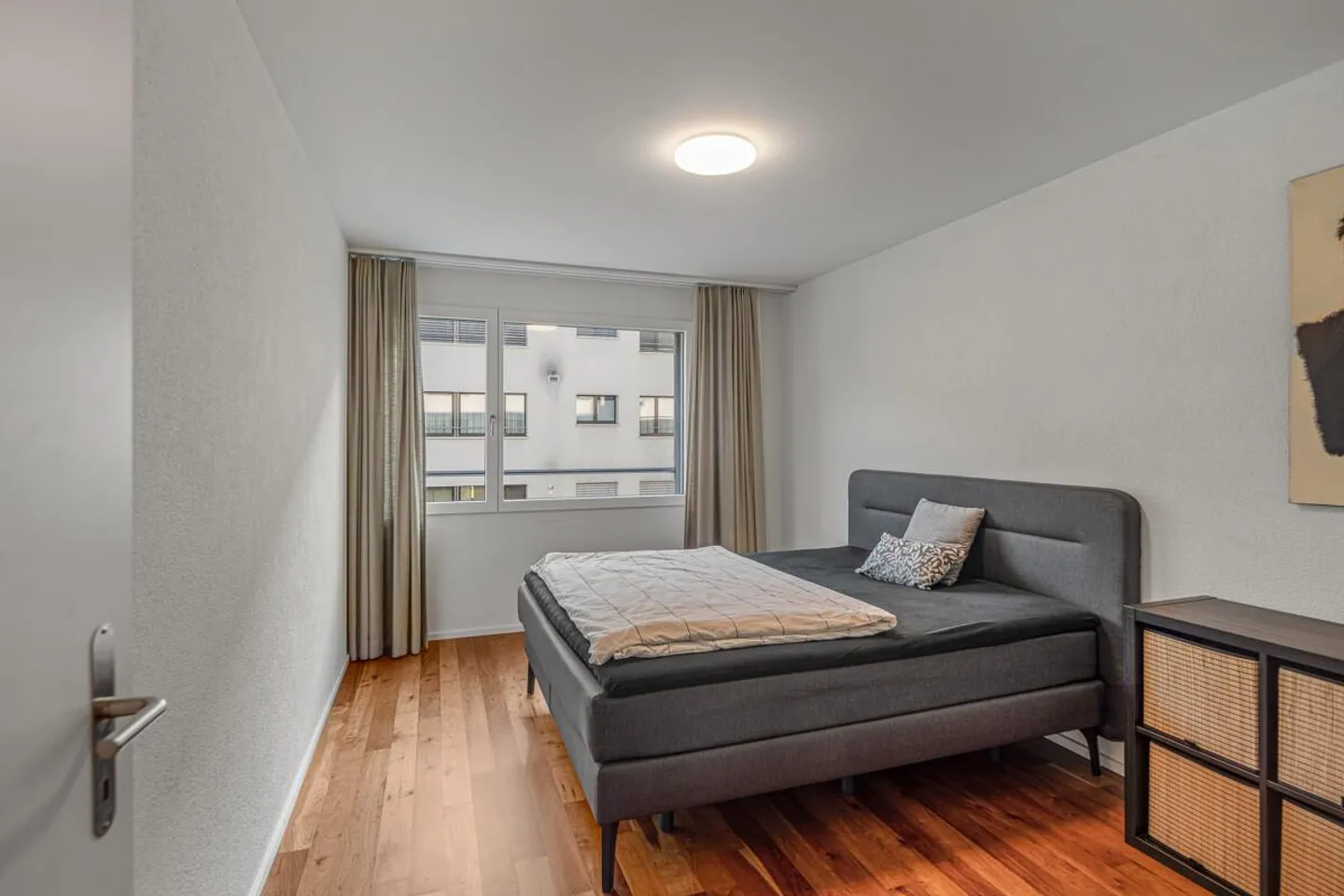 Appartamento moderno e elegante di 4,5 stanze con balcone - Foto 5 di 16