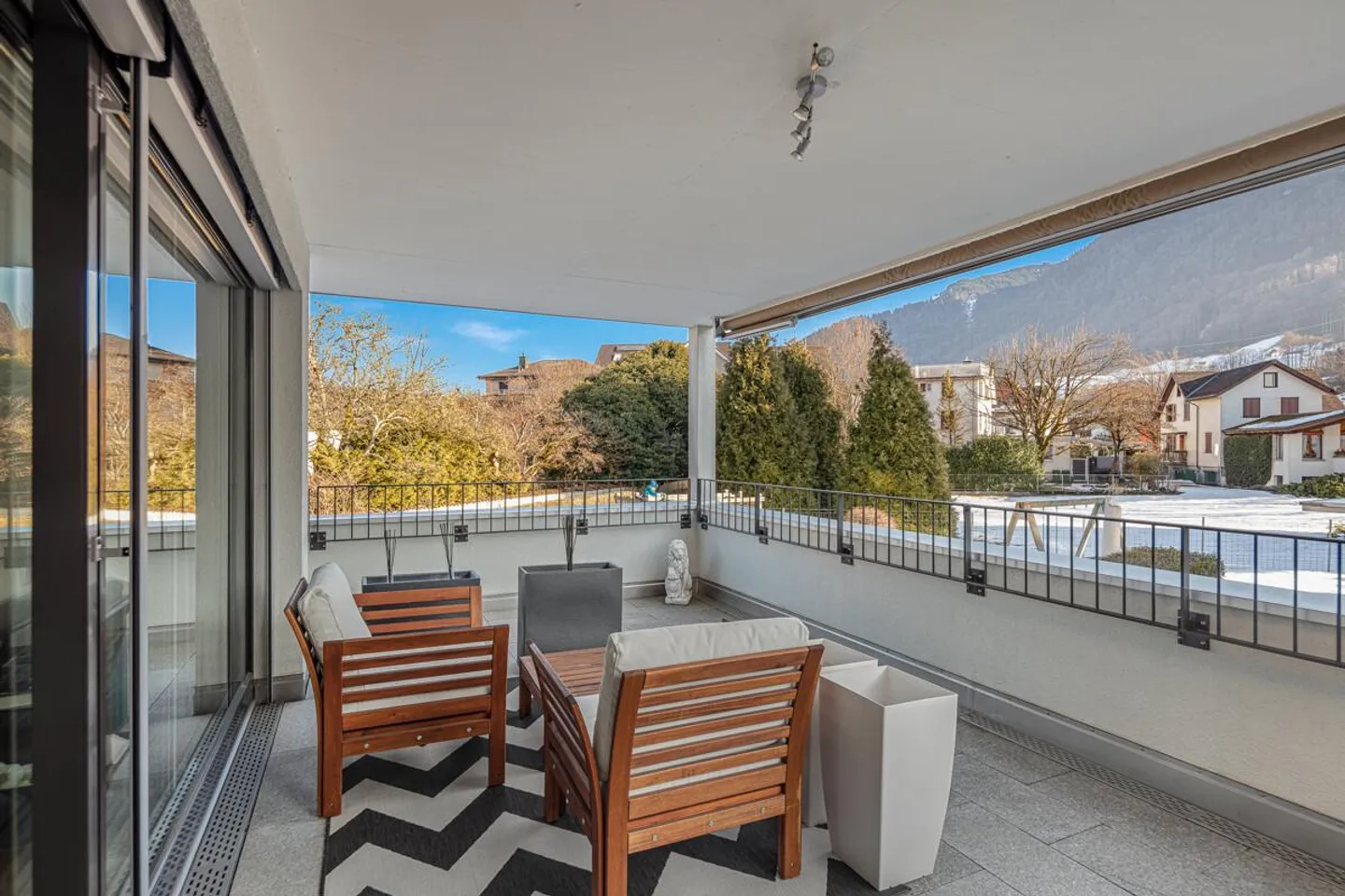 Appartamento moderno e elegante di 4,5 stanze con balcone - Foto 10 di 16