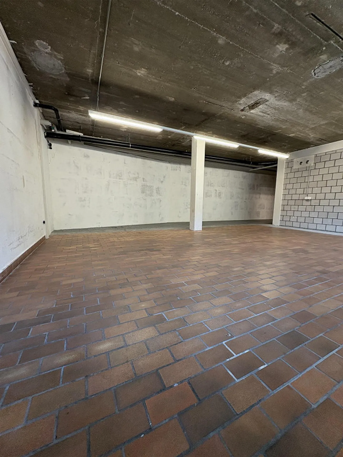 Tanto spazio per le tue idee? 75 m² di spazio di stoccaggio ad Allschwil - Foto 4 di 8