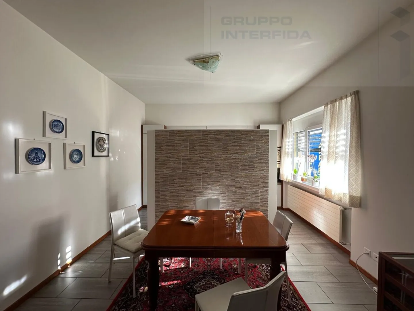 3.5 ZIMMER IN EINER DIENSTLEISTUNGSZONE - Foto 8 von 11