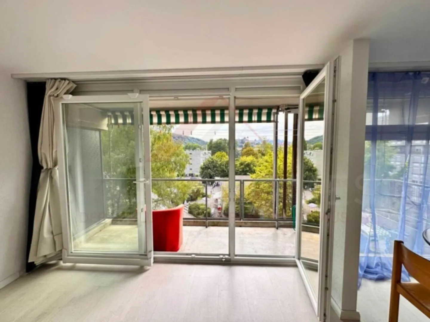 Appartement 3.5 pièces loué et rénové à Burgdorf - central, lumineux et attrayant en tant qu'investissement - Photo 4 sur 11