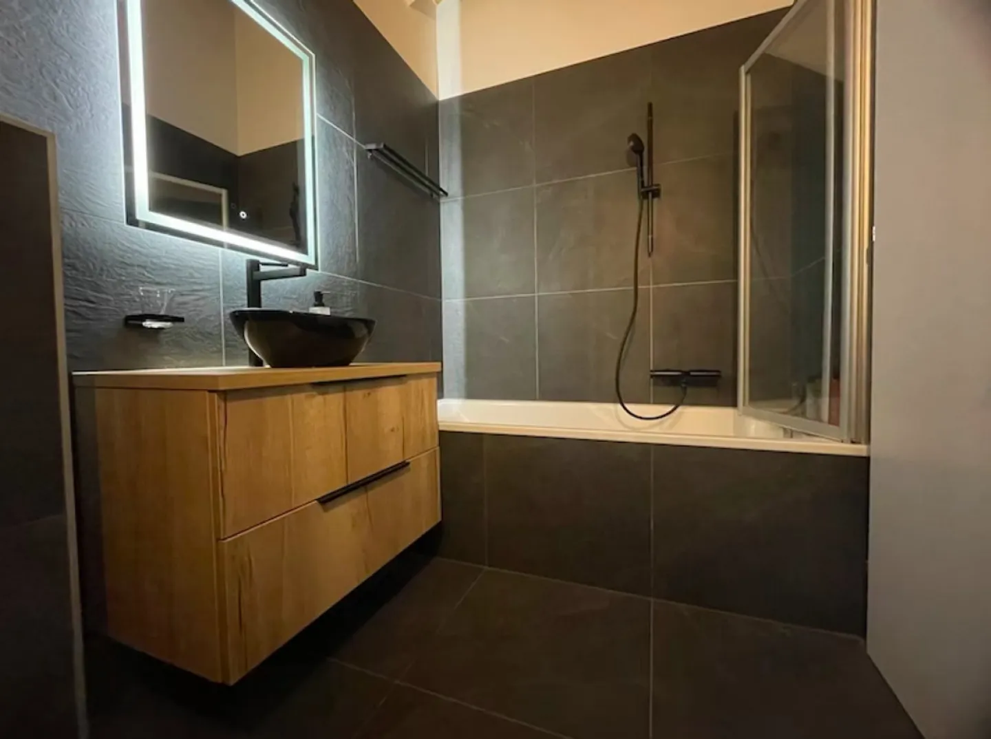 Magnificent crossing penthouse in a residential area - Photo 9 of 16