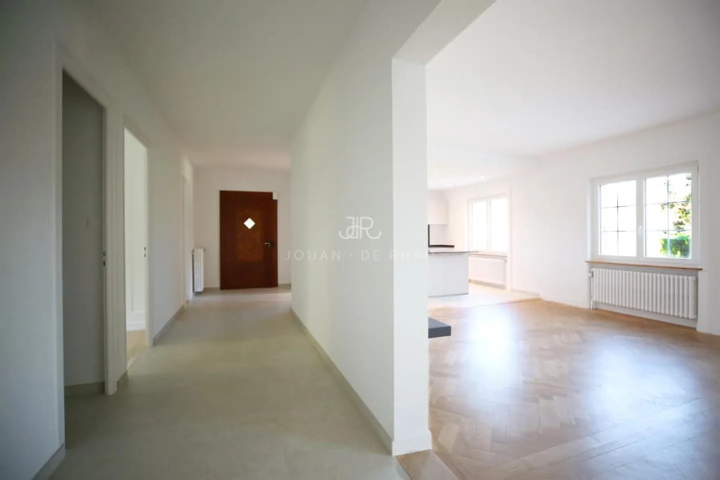 Villa rénovée avec piscine - Photo 5 sur 8