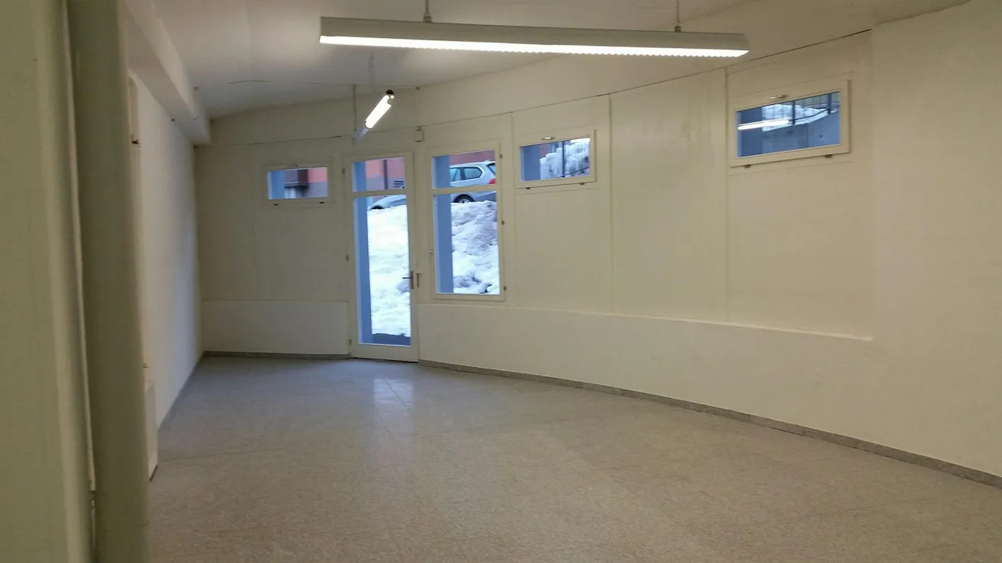 Atelier di 70 m2, commerciale, ufficio + spazio commerciale nel centro del villaggio - Foto 2 di 5