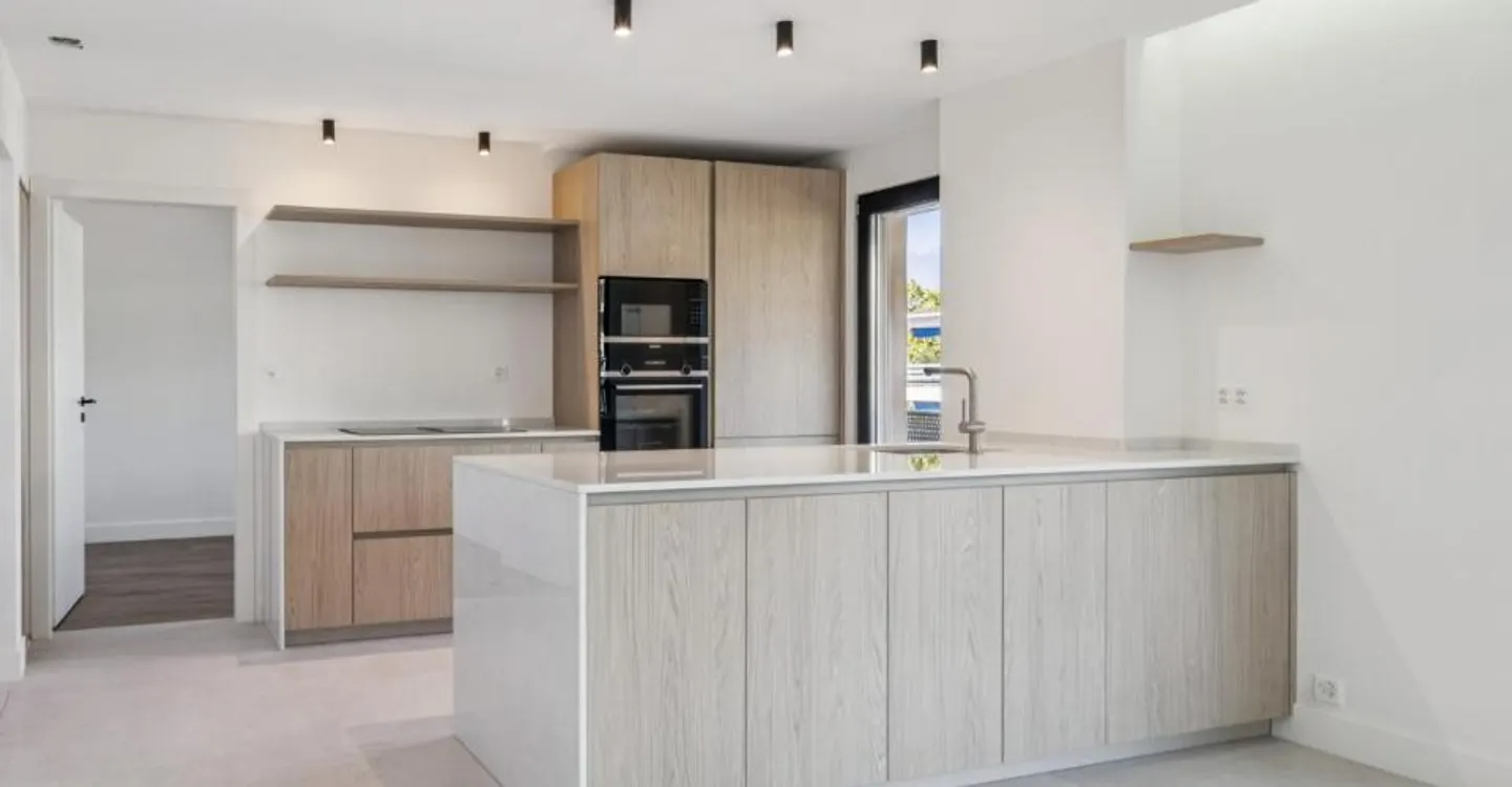 Appartement 3,5 pièces entièrement rénové - Un havre de paix avec vue - Photo 1 sur 9