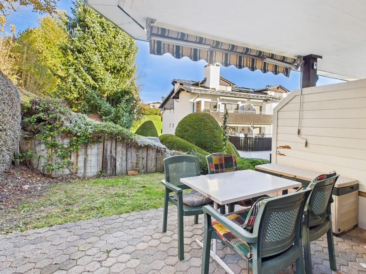 Vivere con vista: Incantevole appartamento di 2,5 stanze con grande terrazza giardino e vista sulle montagne a Laax-Dorf - Foto 11 di 13