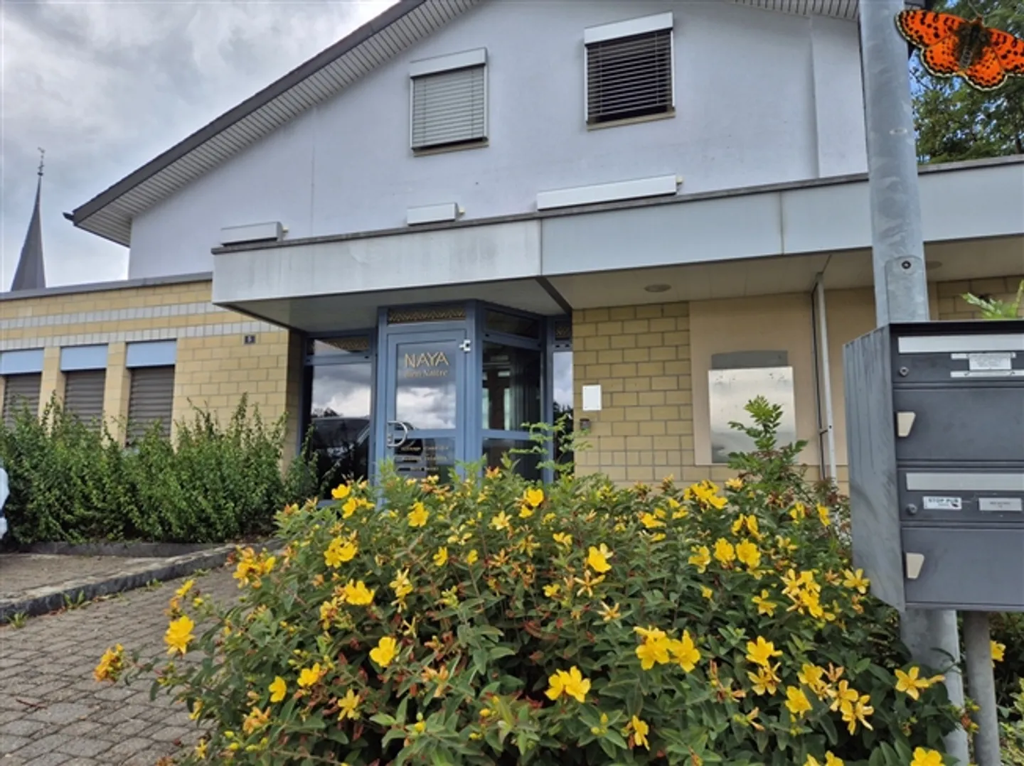 Spazio commerciale al piano terra - Foto 1 di 8