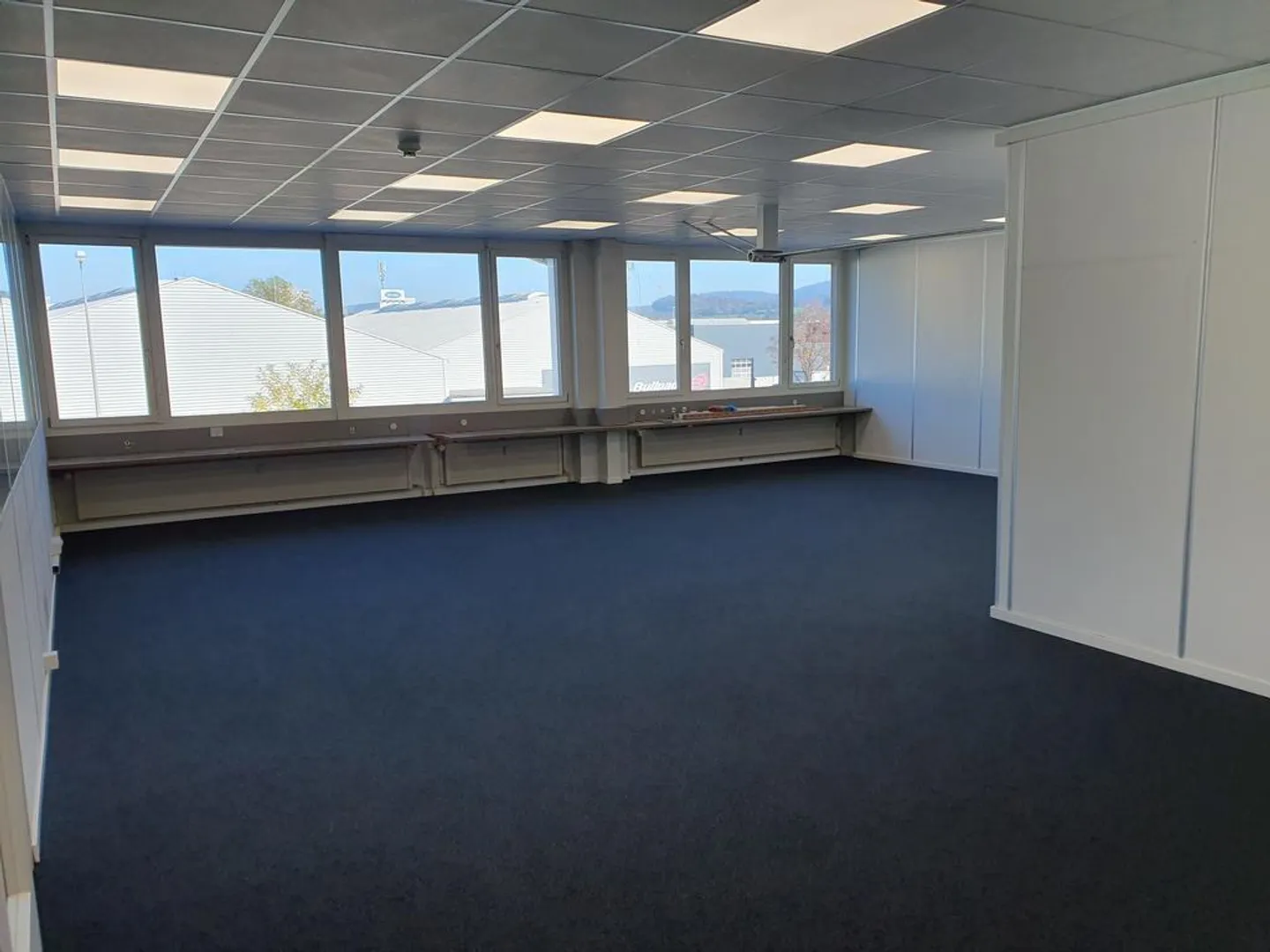 Helles Büro nahe Basel - Foto 2 von 6