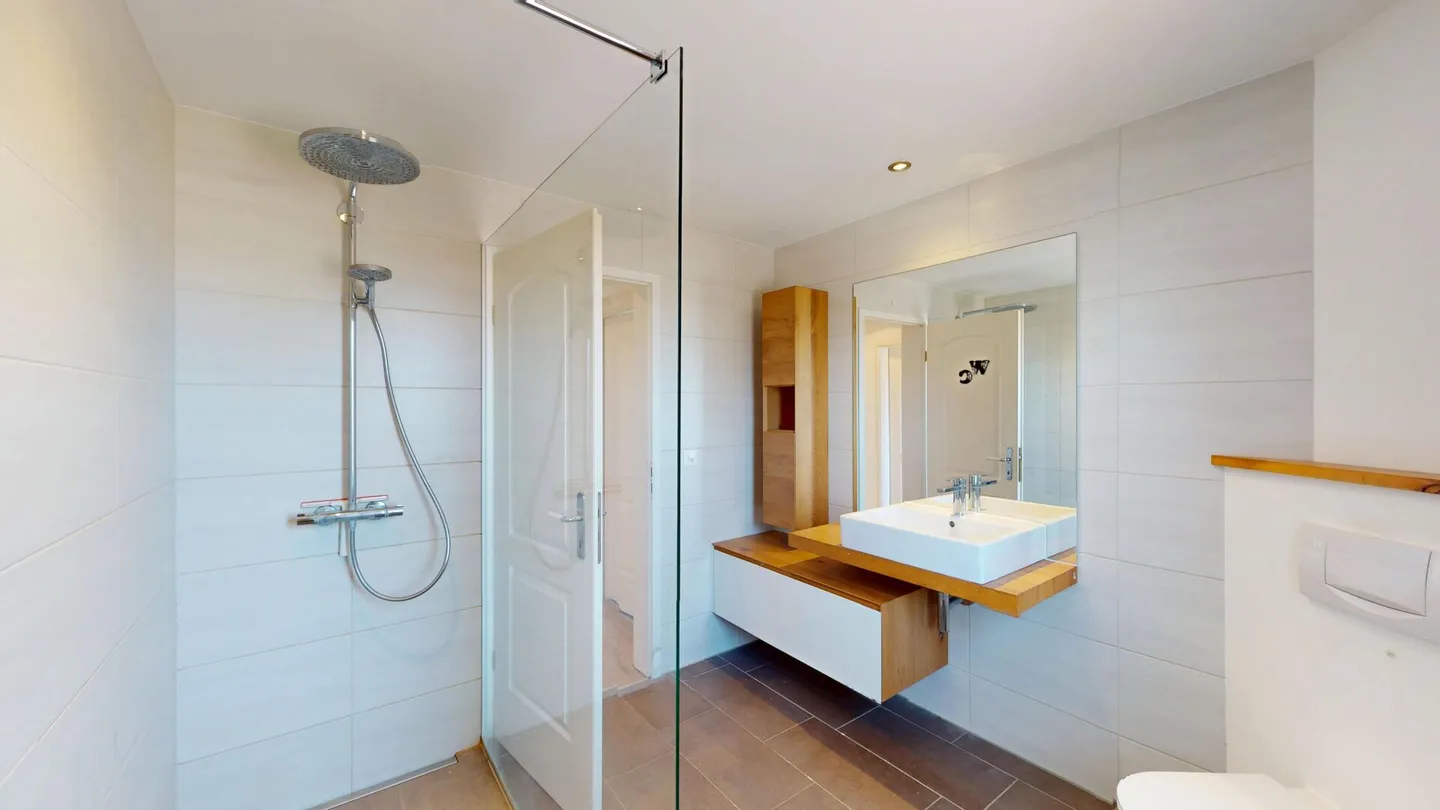 Modern 4.5 room apartment with pool, tennis court & high-quality finish in Bolken - Photo 4 of 6
