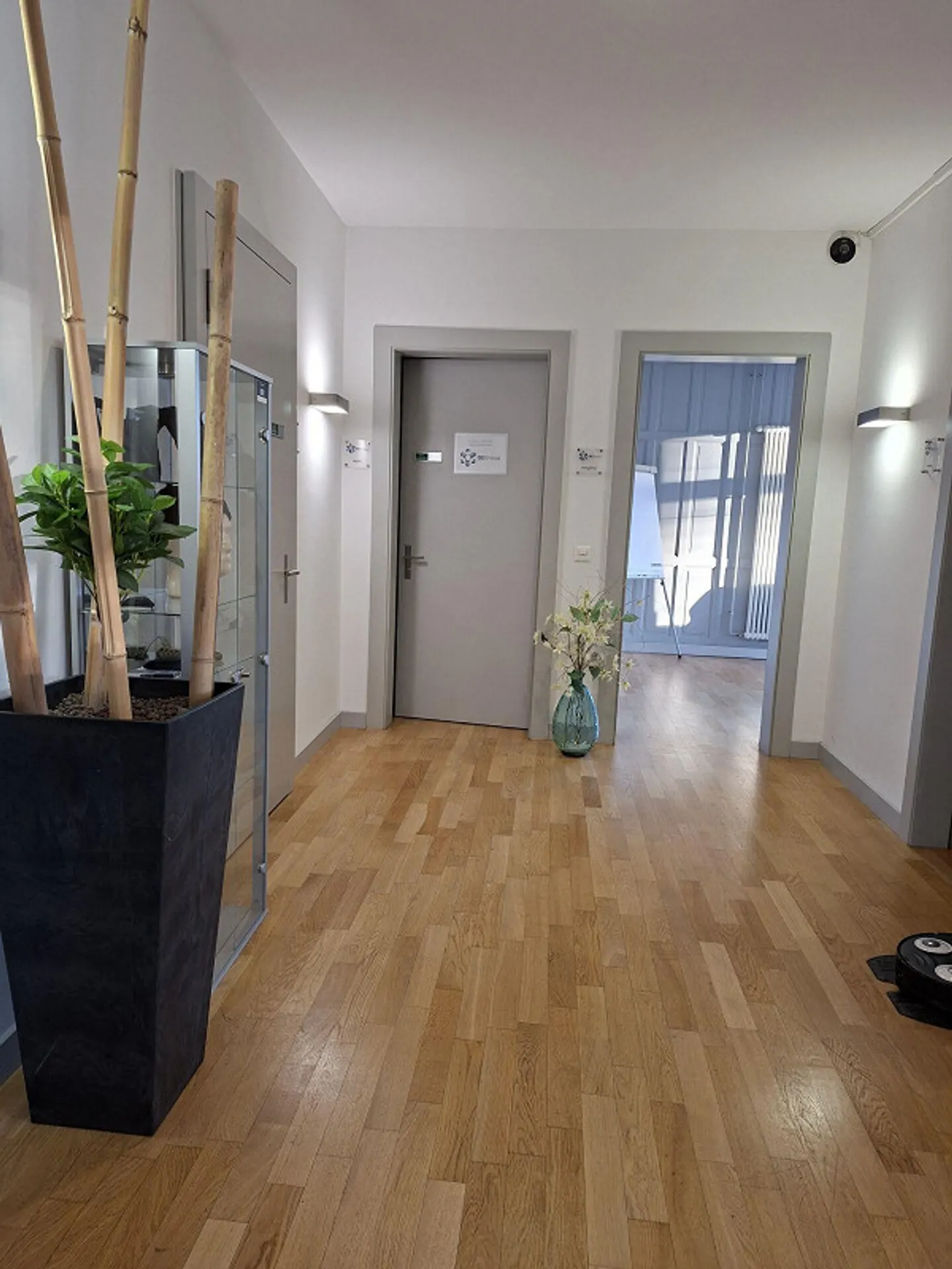 Spazio ufficio centrale direttamente alla stazione ferroviaria di Bülach - Foto 2 di 5