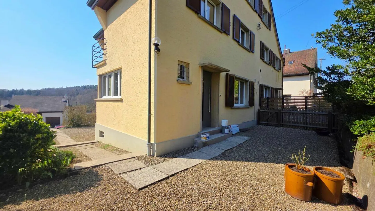 Occasione unica - Casa bifamiliare ristrutturata con stile in una posizione residenziale privilegiata - Foto 2 di 20