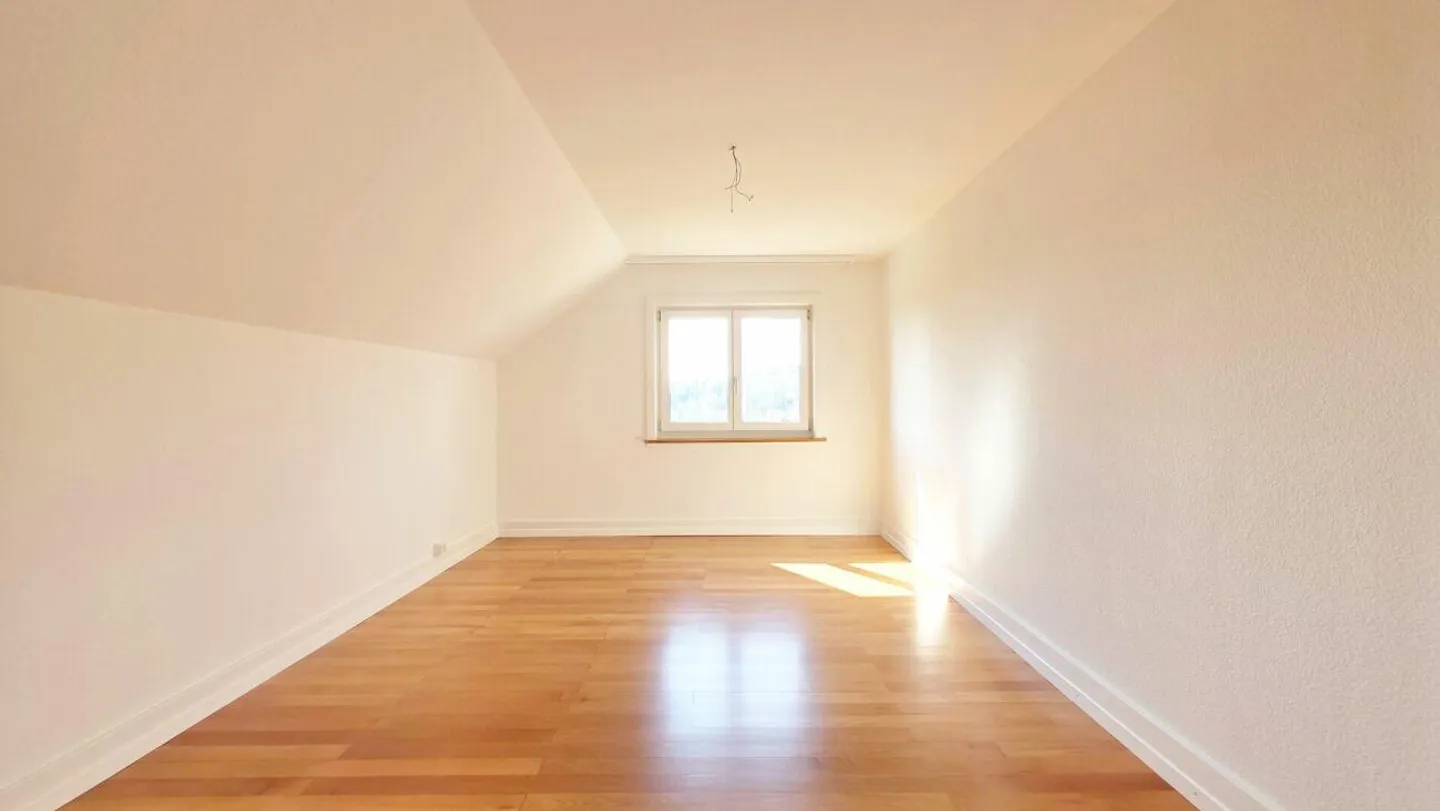 Occasione unica - Casa bifamiliare ristrutturata con stile in una posizione residenziale privilegiata - Foto 16 di 20