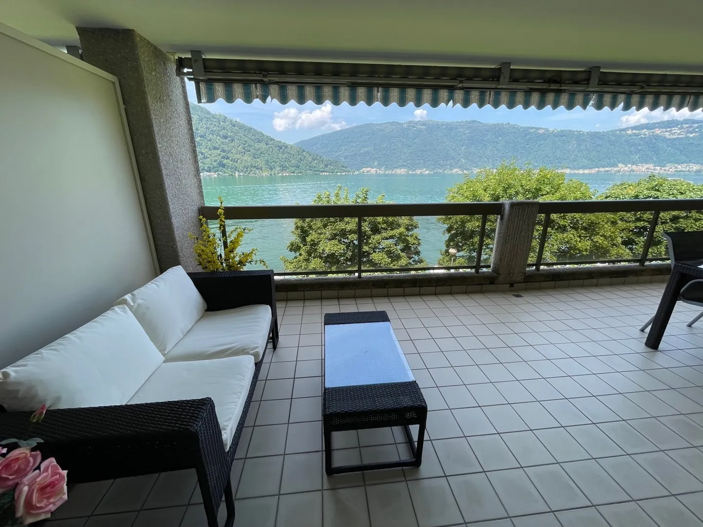 Appartamento Incantevole con Vista Lago - Foto 4 di 13