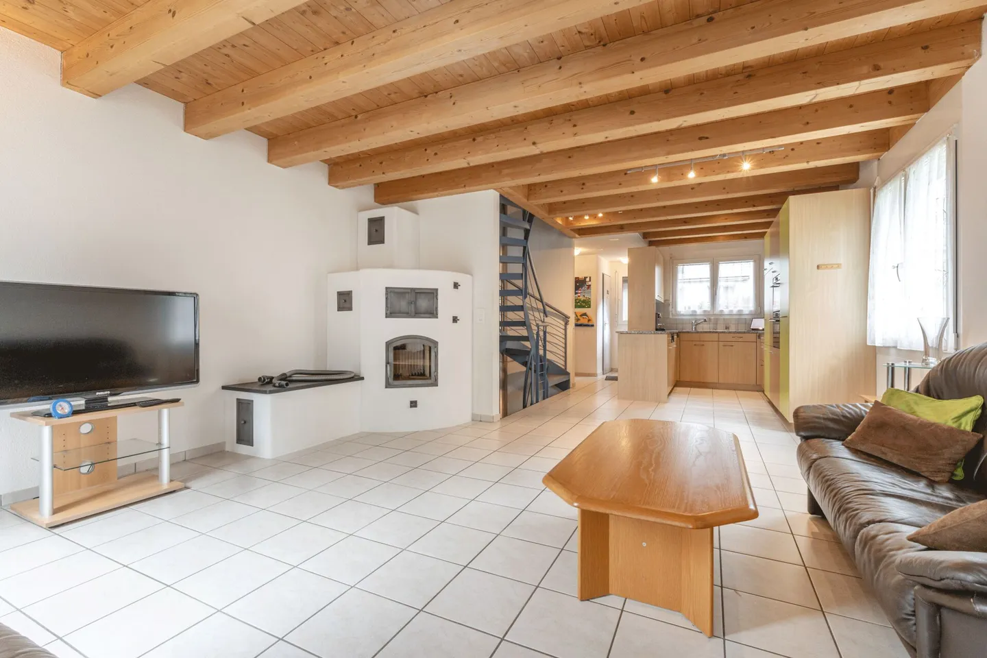 5.5-Zimmer-Doppeleinfamilienhaus in Hettlingen an ruhiger Lage mit Garagenplatz und beheiztem Wintergarten - Foto 3 di 29