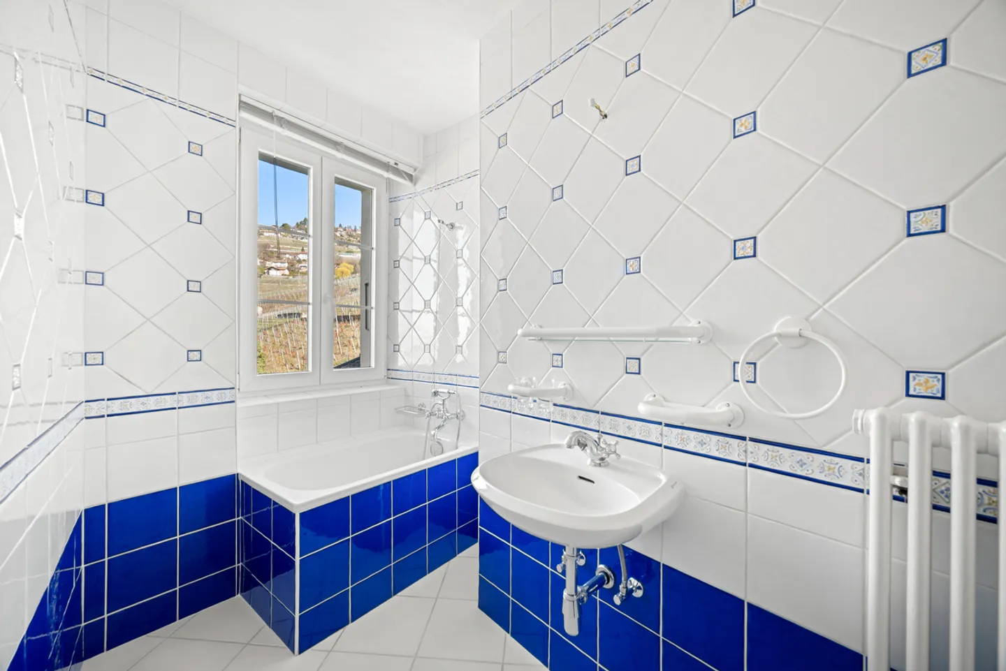 Außergewöhnliches Gebäude mit 3 Wohnungen und Panoramablick, Lavaux - Foto 15 von 26