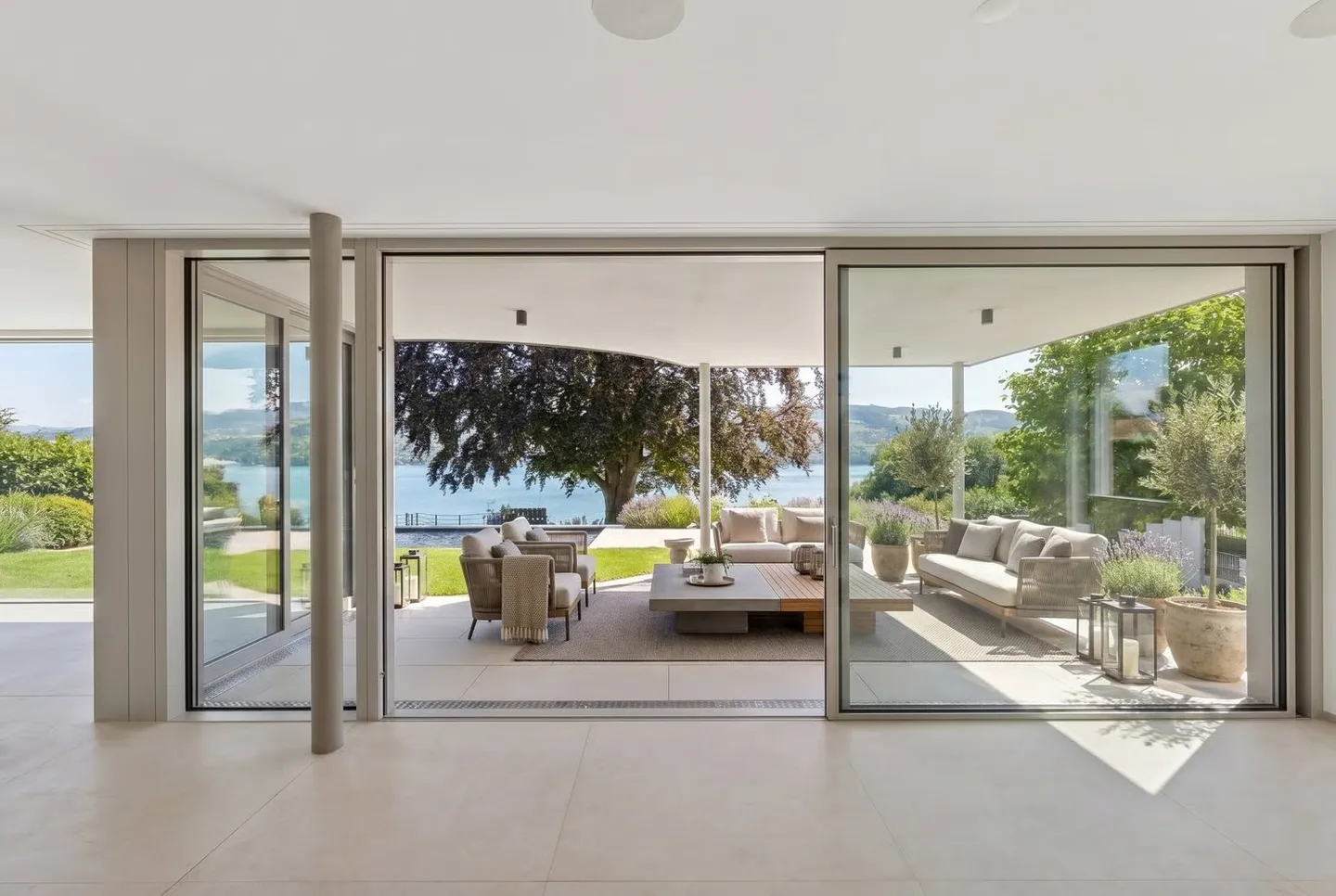 Exclusive new build villa with pool, lake views and premium finishes - Photo 3 of 46