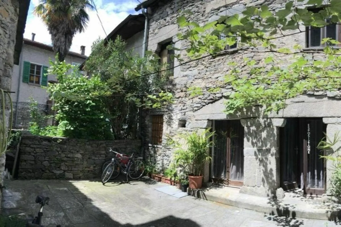 Maison tessinoise au cœur du village avec piazzetta et beaucoup de potentiel ! - Photo 2 sur 9