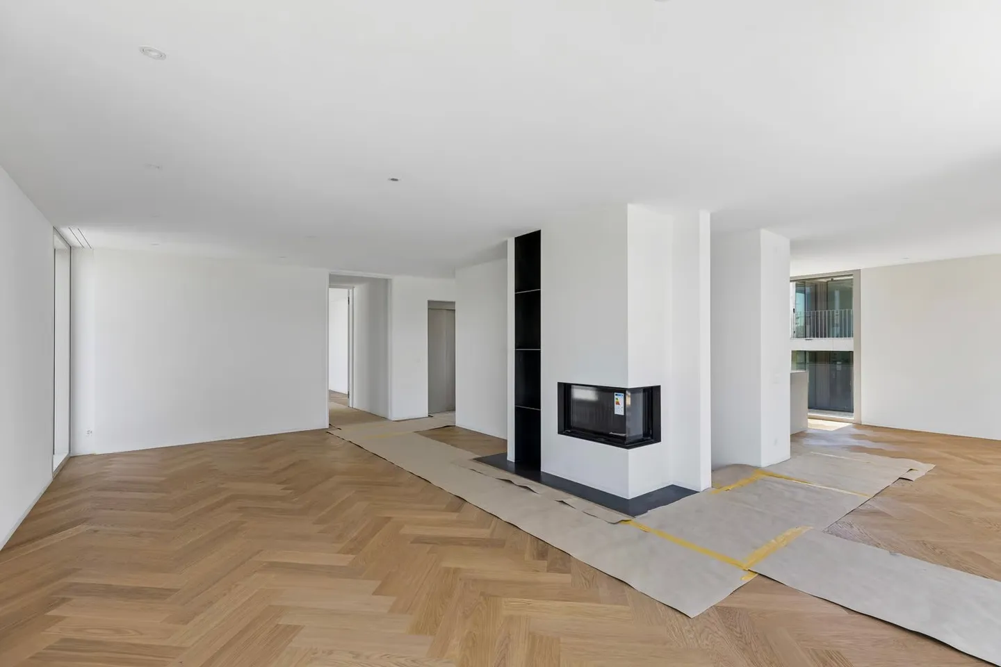Exclusive new build villa with pool, lake views and premium finishes - Photo 17 of 46