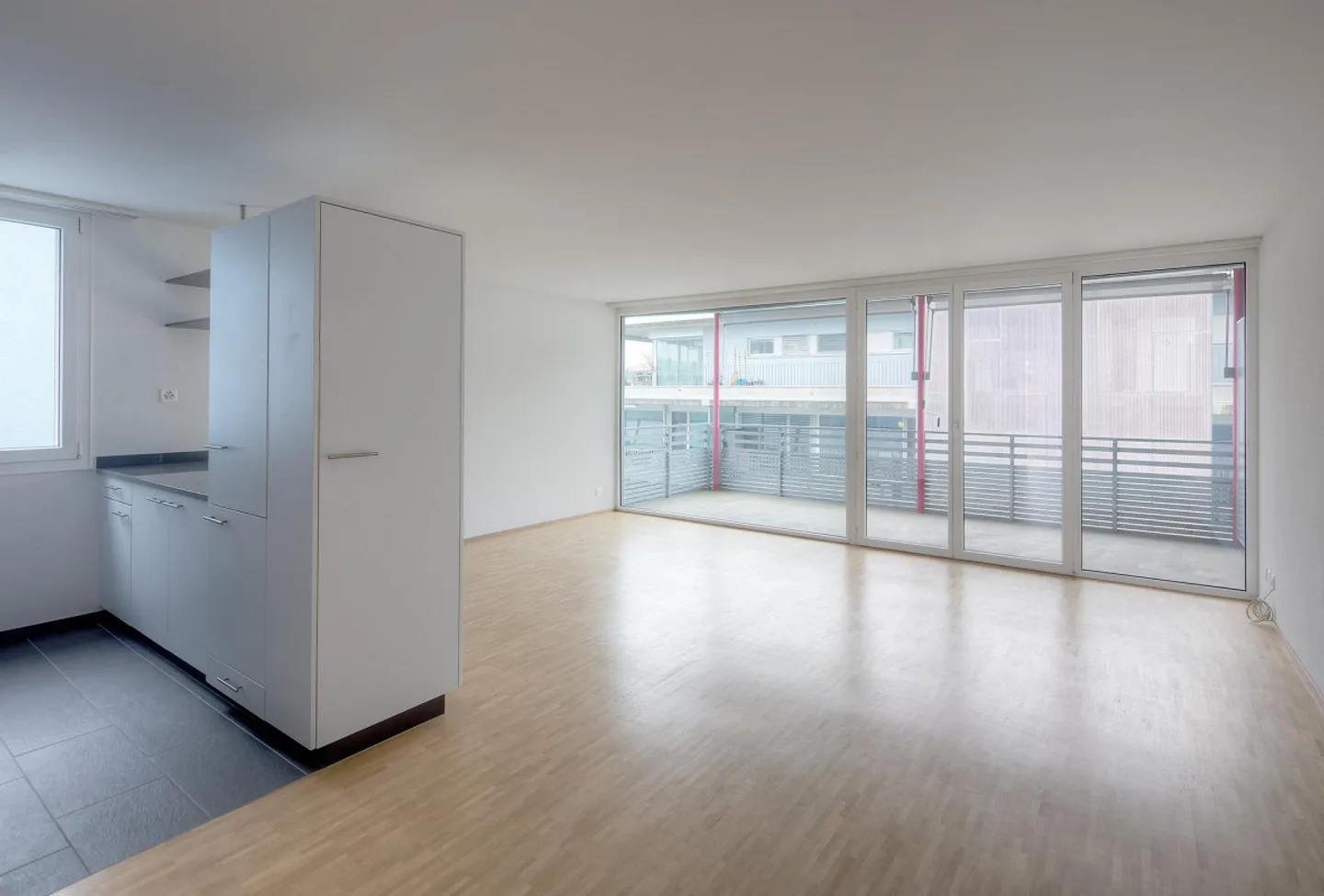 Beautifully green and yet close to the city! - Rent without deposit - Photo 2 of 6