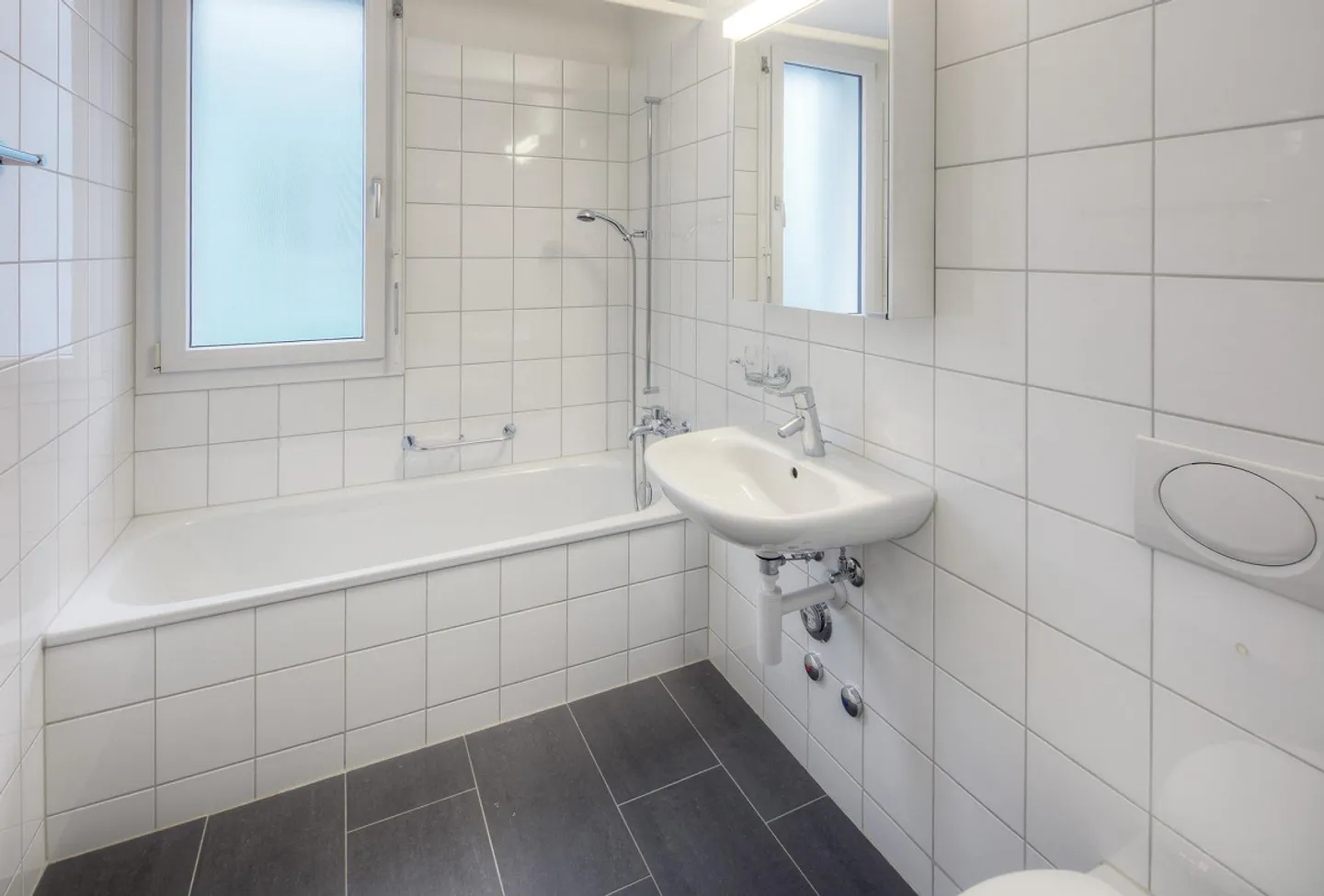 Beautifully green and yet close to the city! - Rent without deposit - Photo 5 of 6
