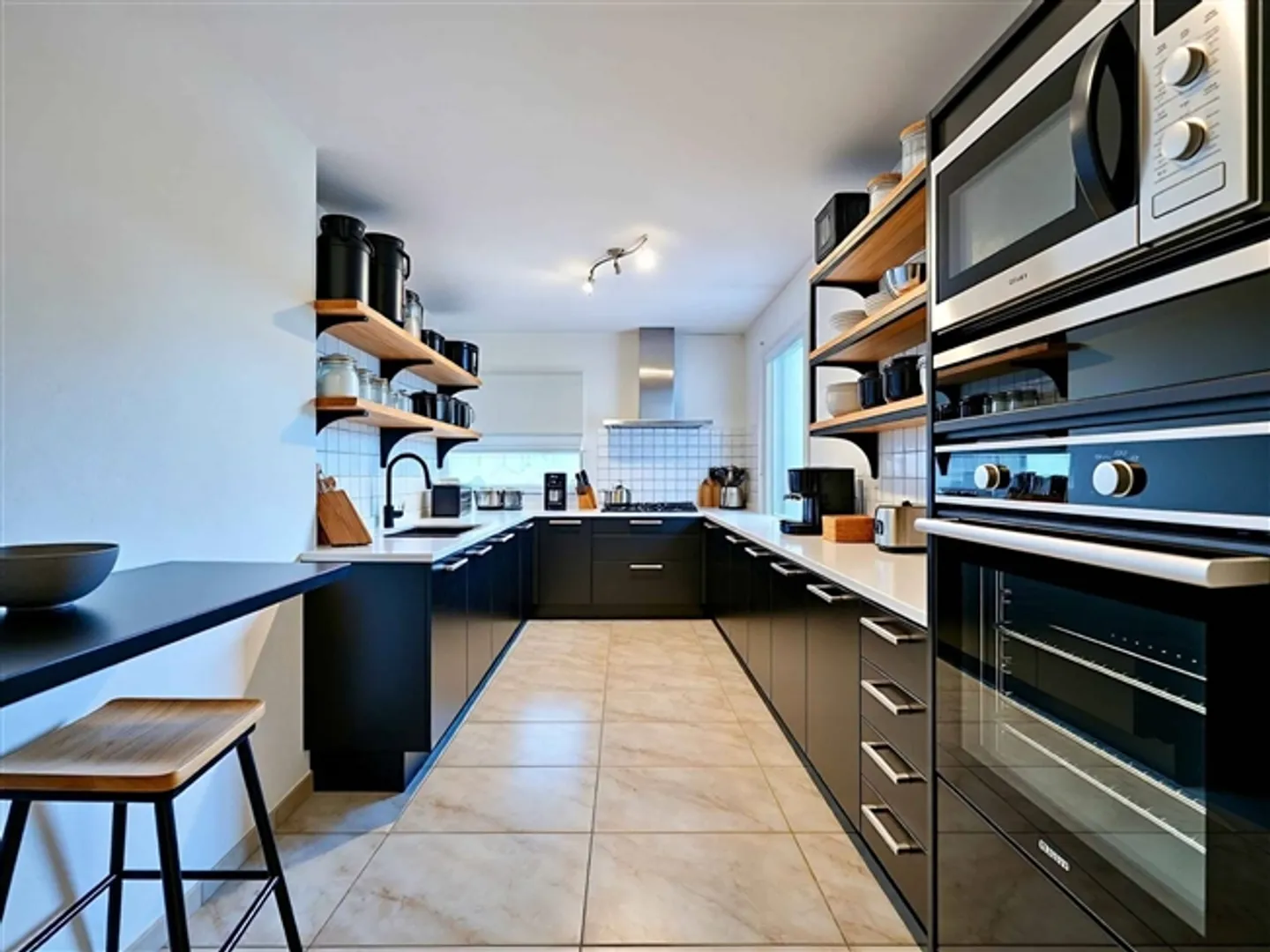 Elegante Wohnung mit privatem Garten - Foto 6 von 13